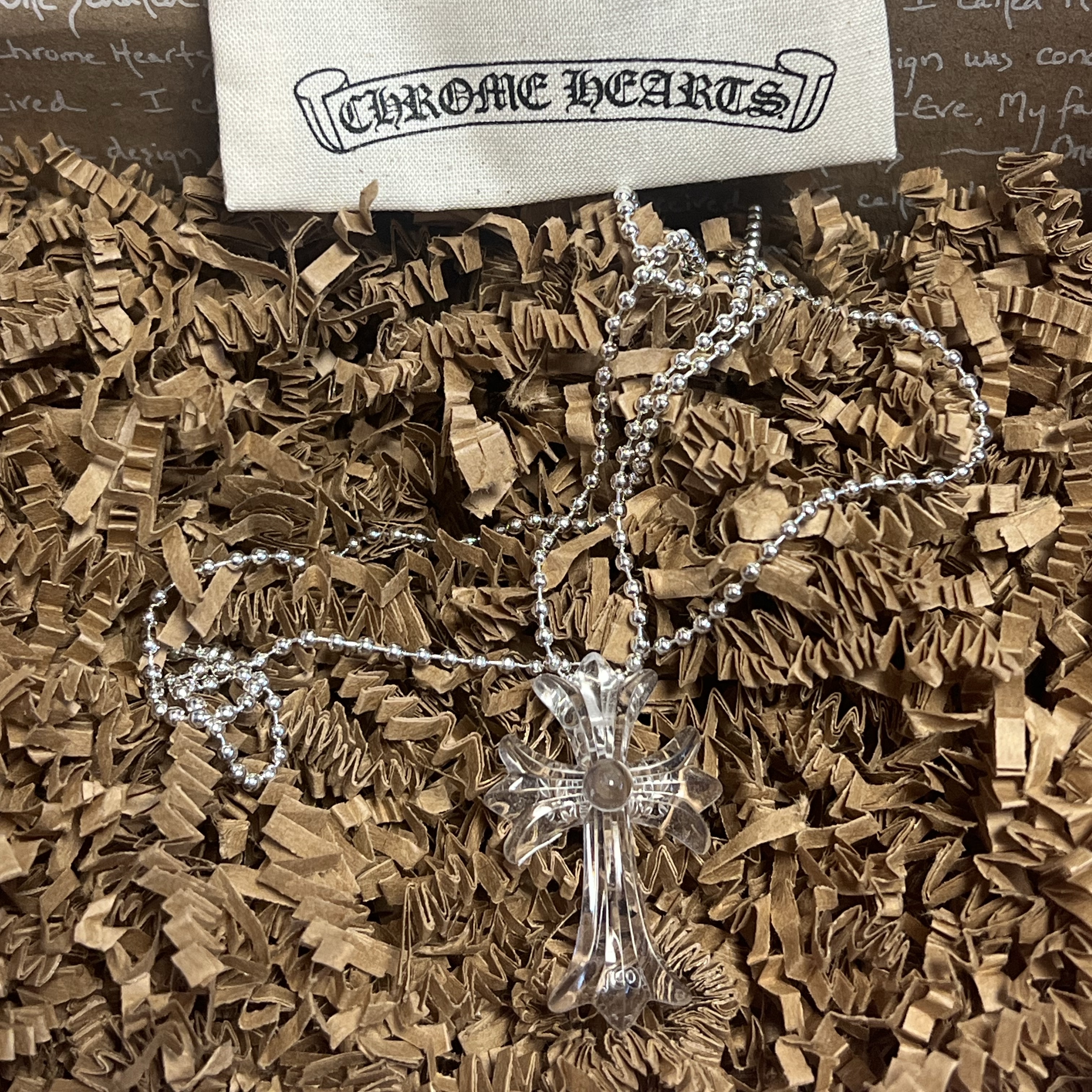 Chrome Hearts Silichrome CH Cross Pendant Clear 2025, Chrome Hearts Silichrome CH Cross Pendant Grey 2023 착용 스타일 - 3