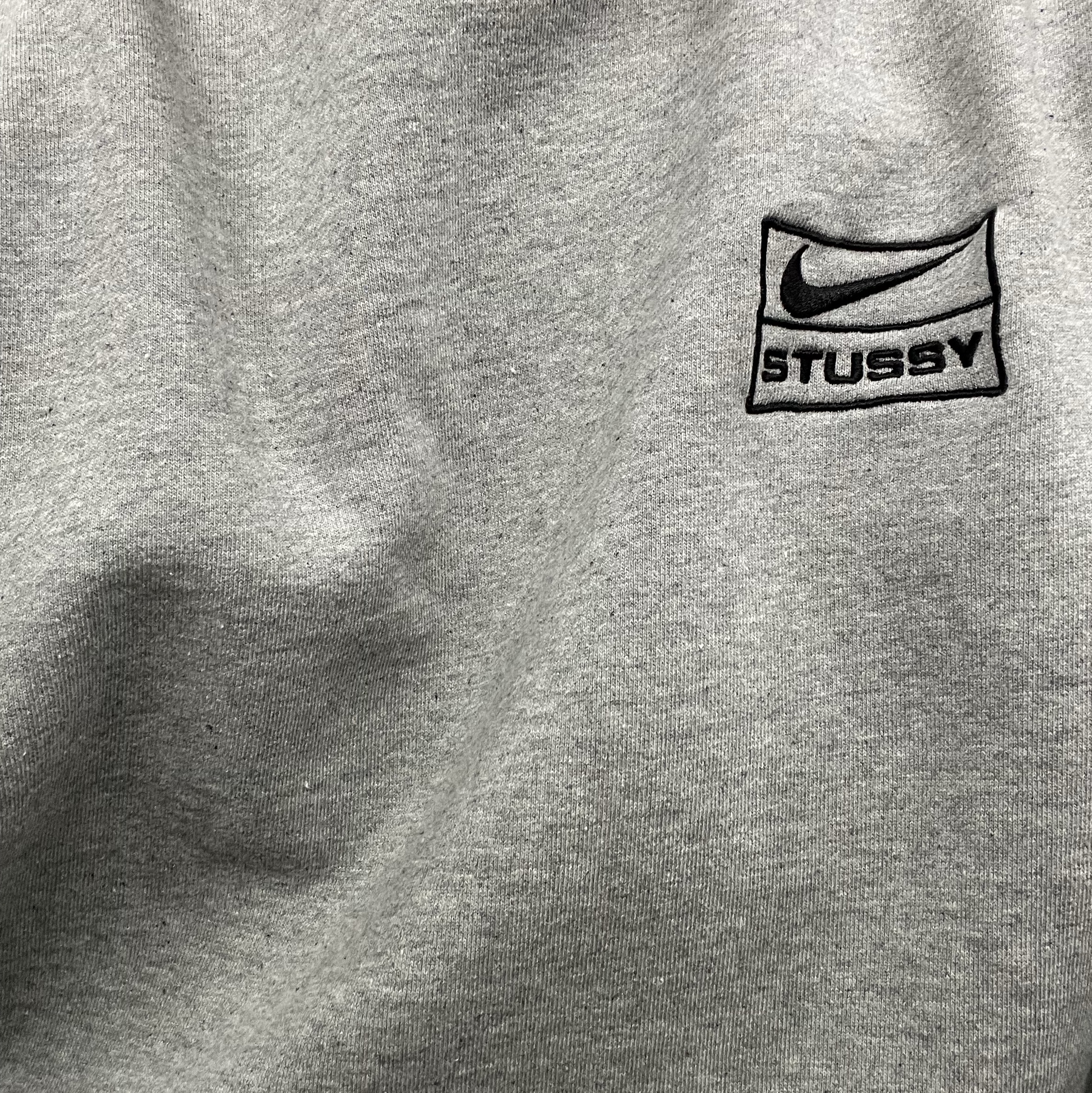 Nike x Stussy NRG Fleece Crewneck Dark Grey Heather (DO9337-063) 착용 스타일