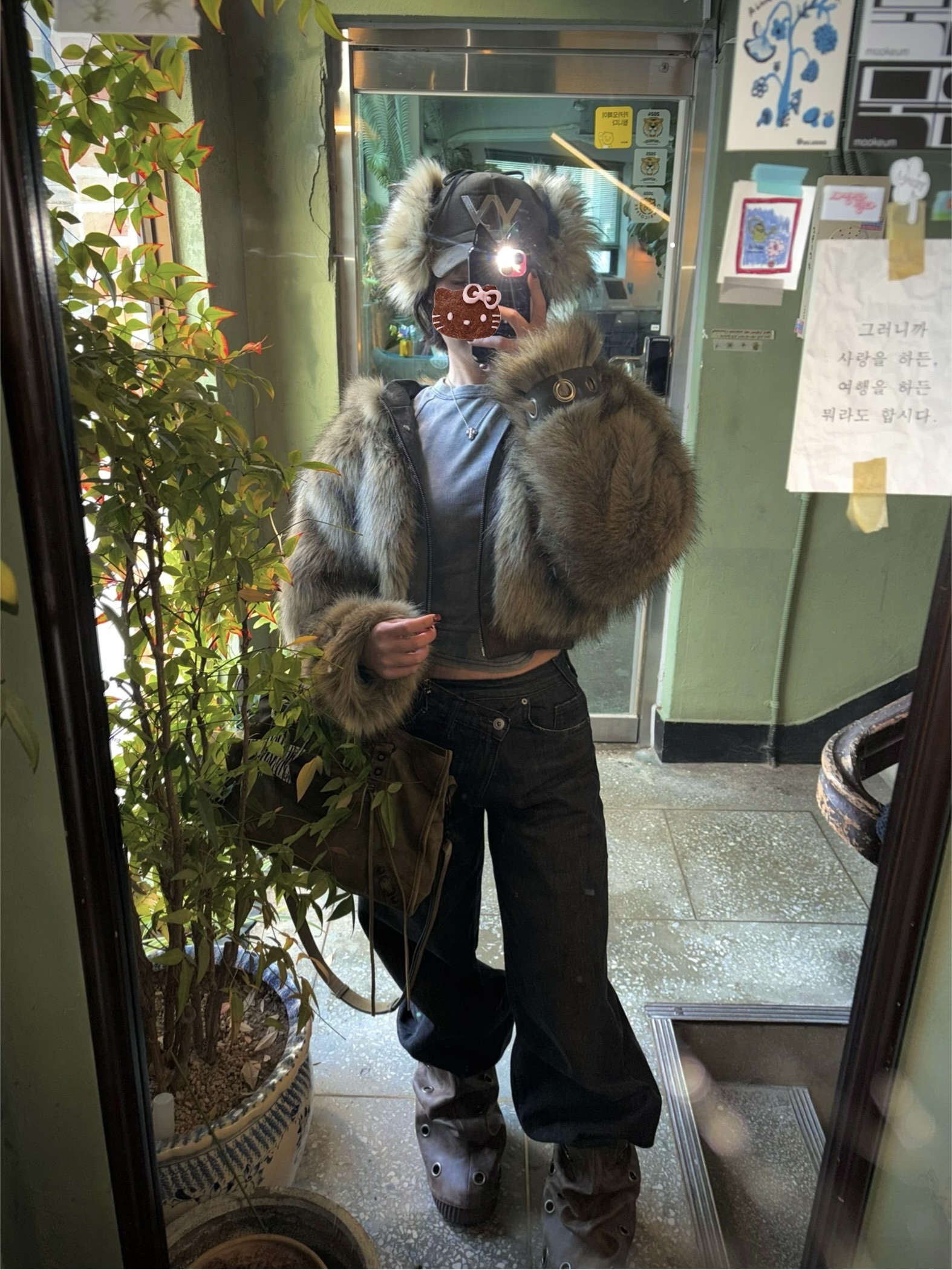 Vacant Archive Diddy Fur Hoodie Jacket, Open Yy Faux Fur Corduroy Earflap Cap Khaki 착용 스타일 - 4