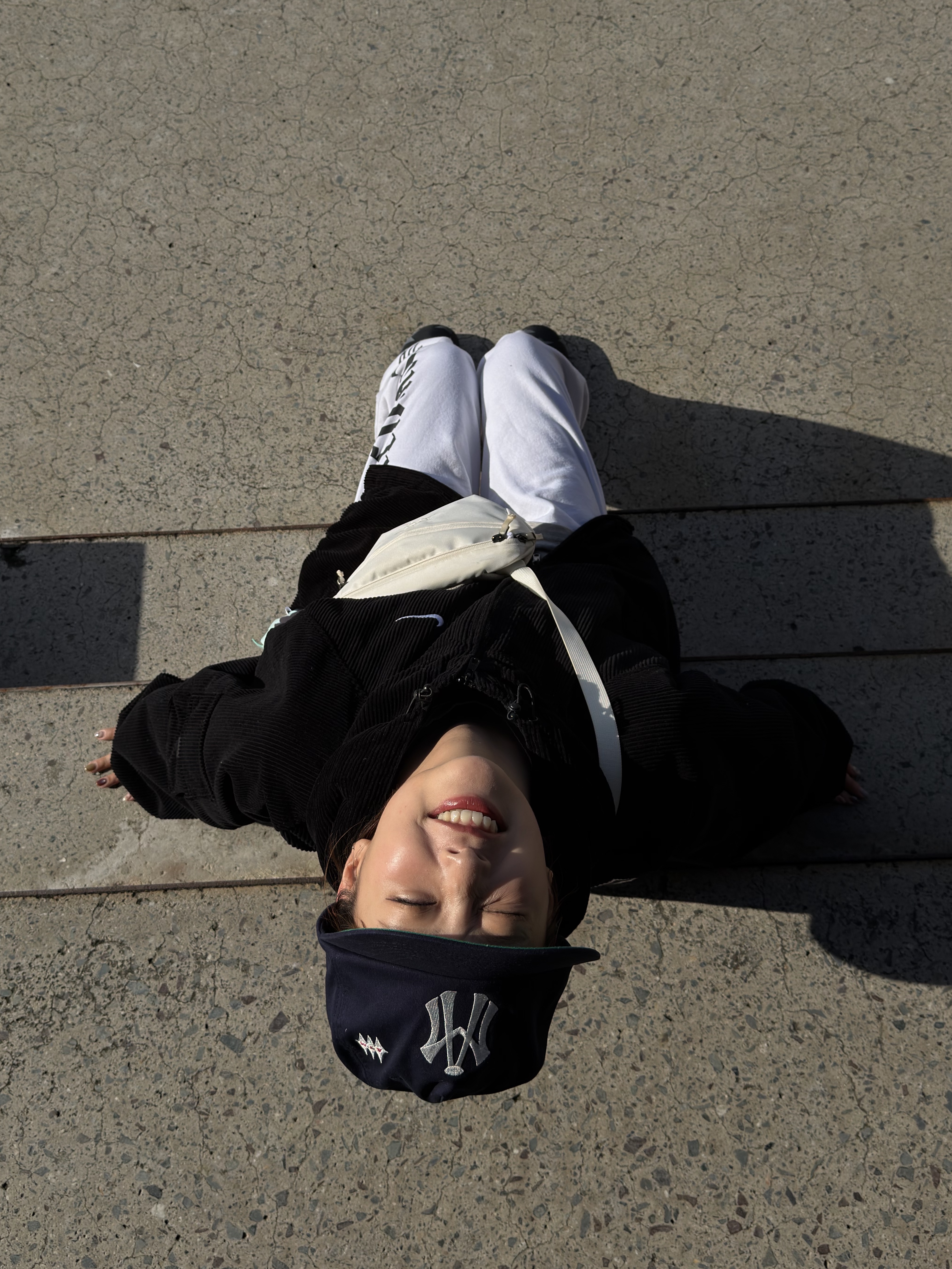 Supreme x Nike Arc Corduroy Hooded Jacket Black - 22SS, Arc'teryx Mantis 1 Waistpack Whiteout 착용 스타일 - 4
