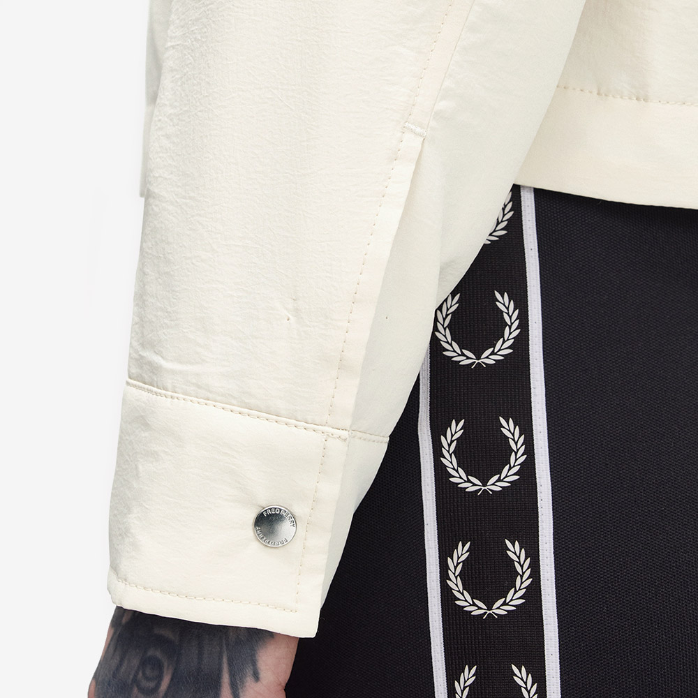 프레드 페리 우먼스 패디드 오버셔츠 에크루(Fred Perry Womens Padded Overshirt Ecru) - 4