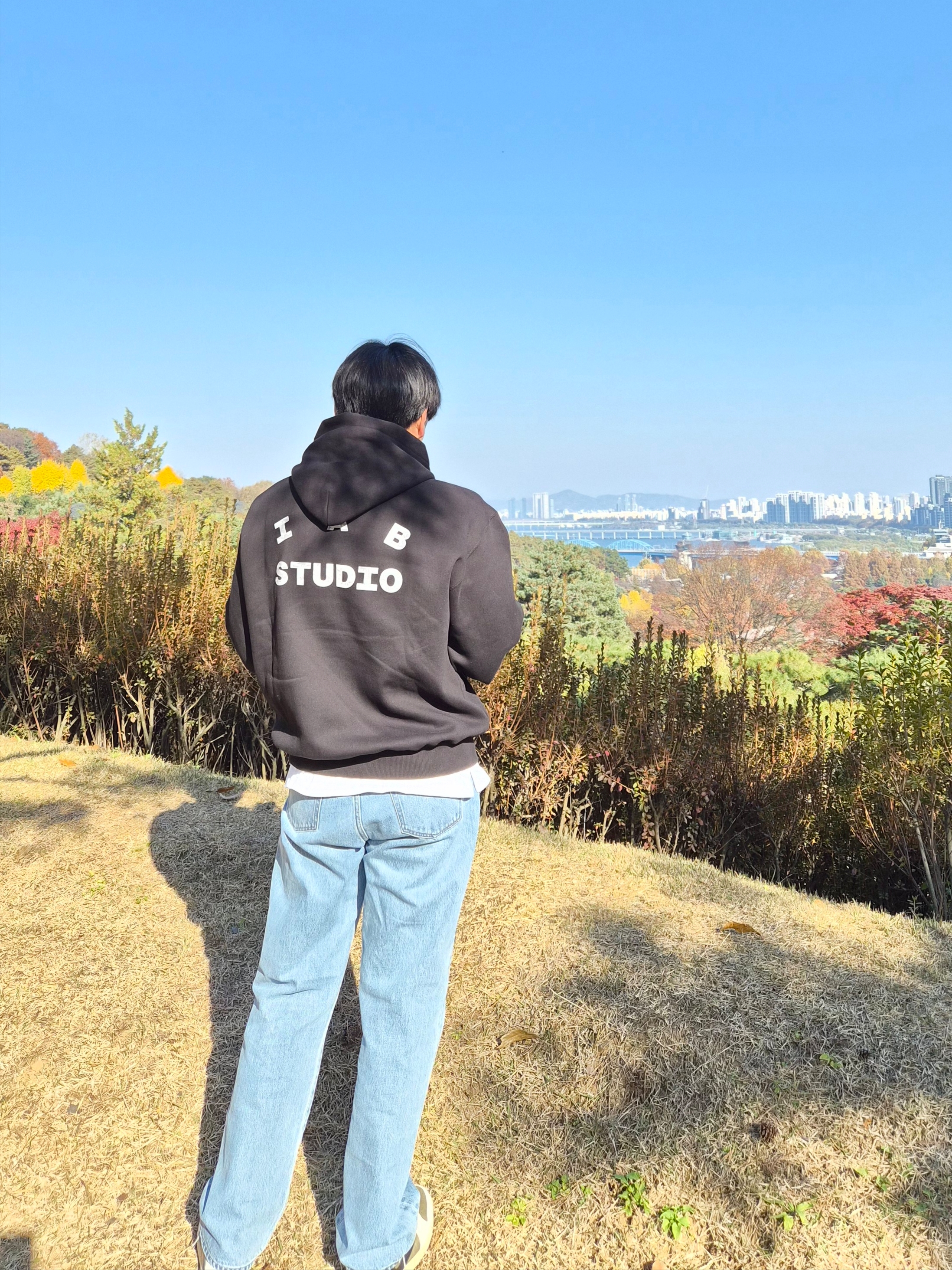 IAB Studio IAB Camo Logo Hoodie Black, IAB Studio Japanese Washed Denim Pants Blue 착용 스타일