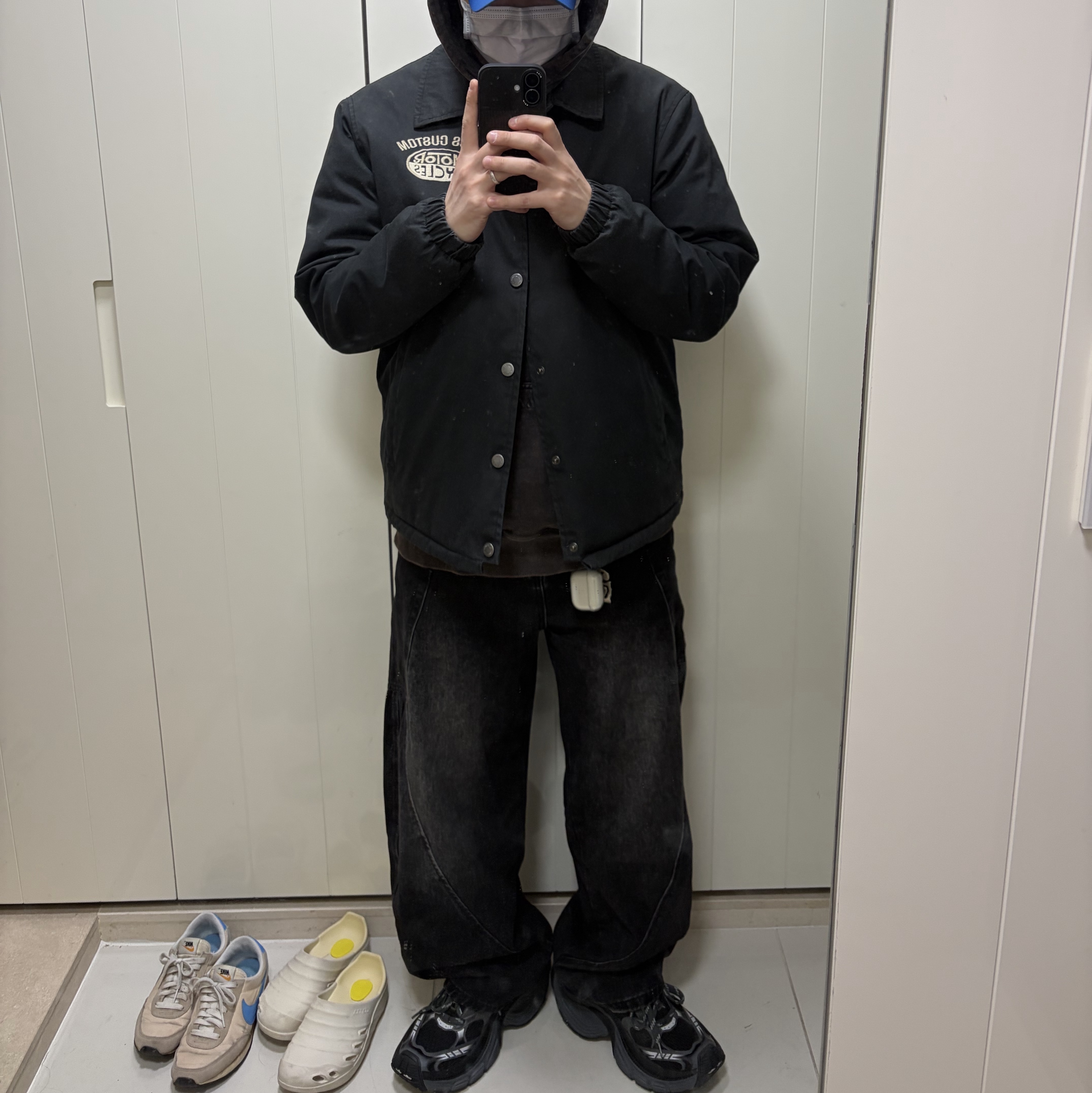 Balenciaga 6XL Sneakers Black Gray 착용 스타일