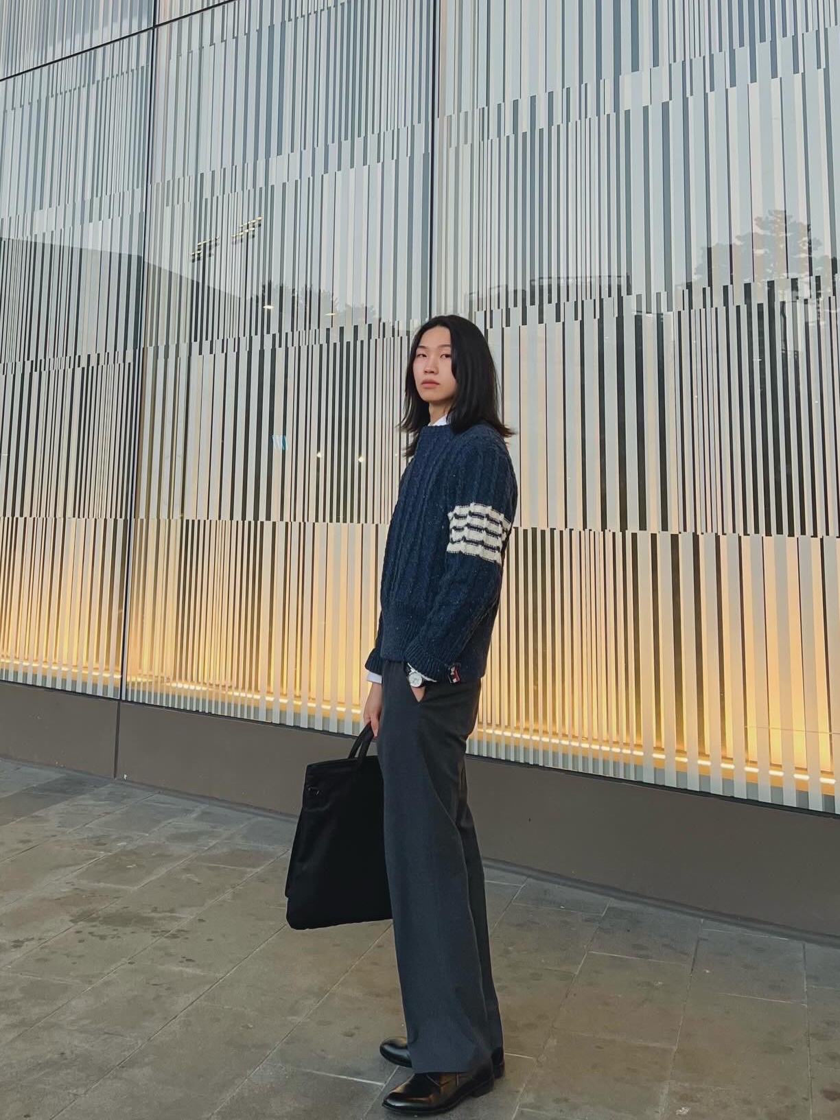 Thom Browne Donegal Twist Cable 4-Bar Classic Crewneck Pullover Blue 착용 스타일 - 1