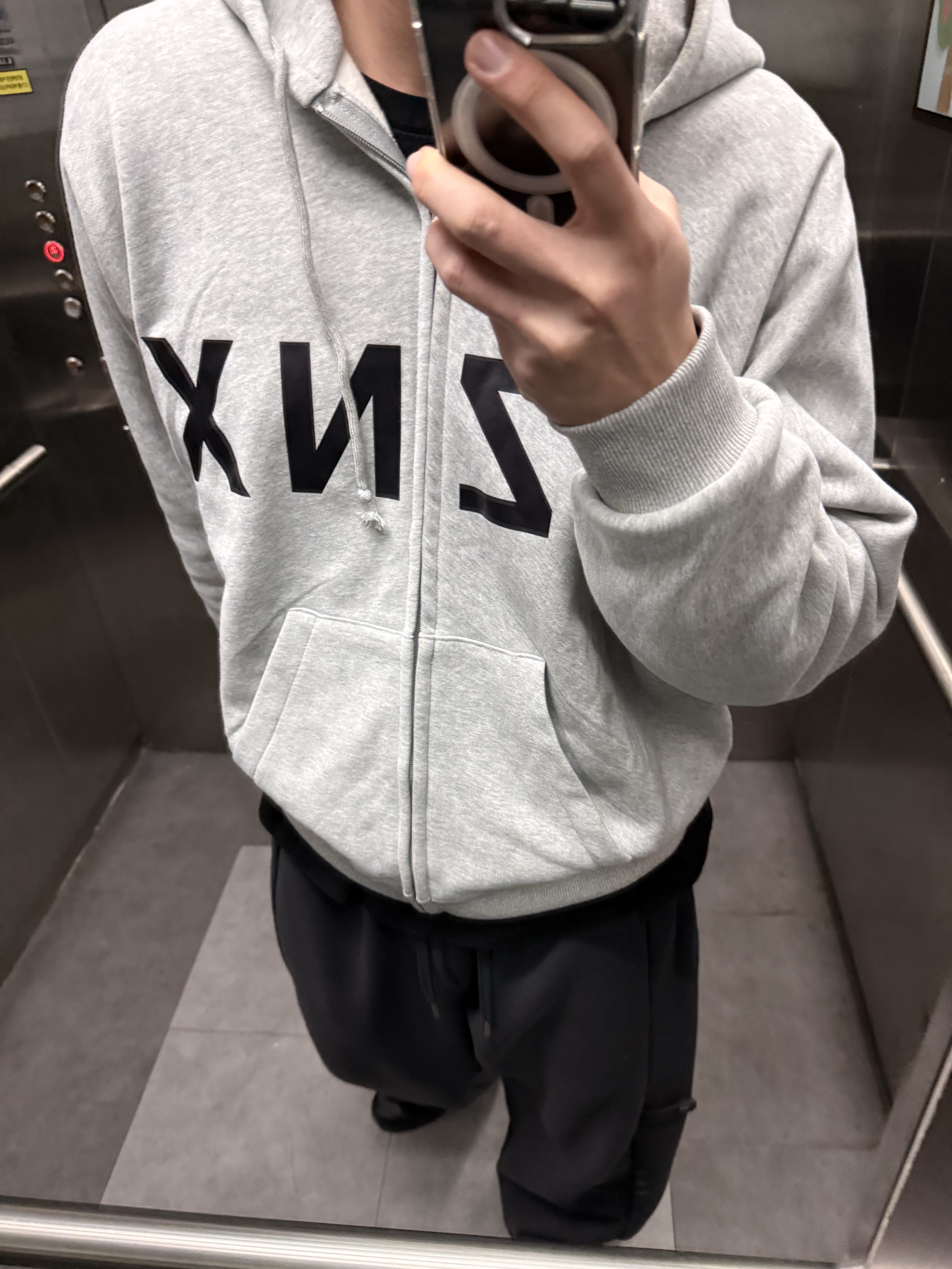 Yeezy HD-10 Grey - Korea Limited 착용 스타일