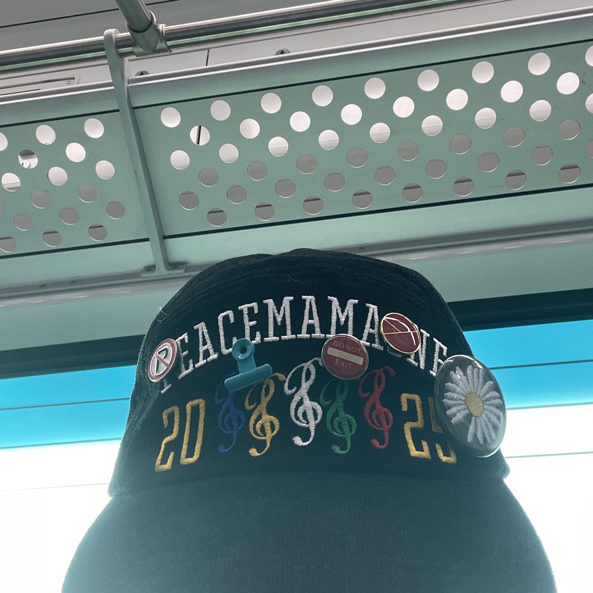 Peaceminusone x 2025 MAMA Awards Peacemamaone Cap Cotton 착용 스타일
