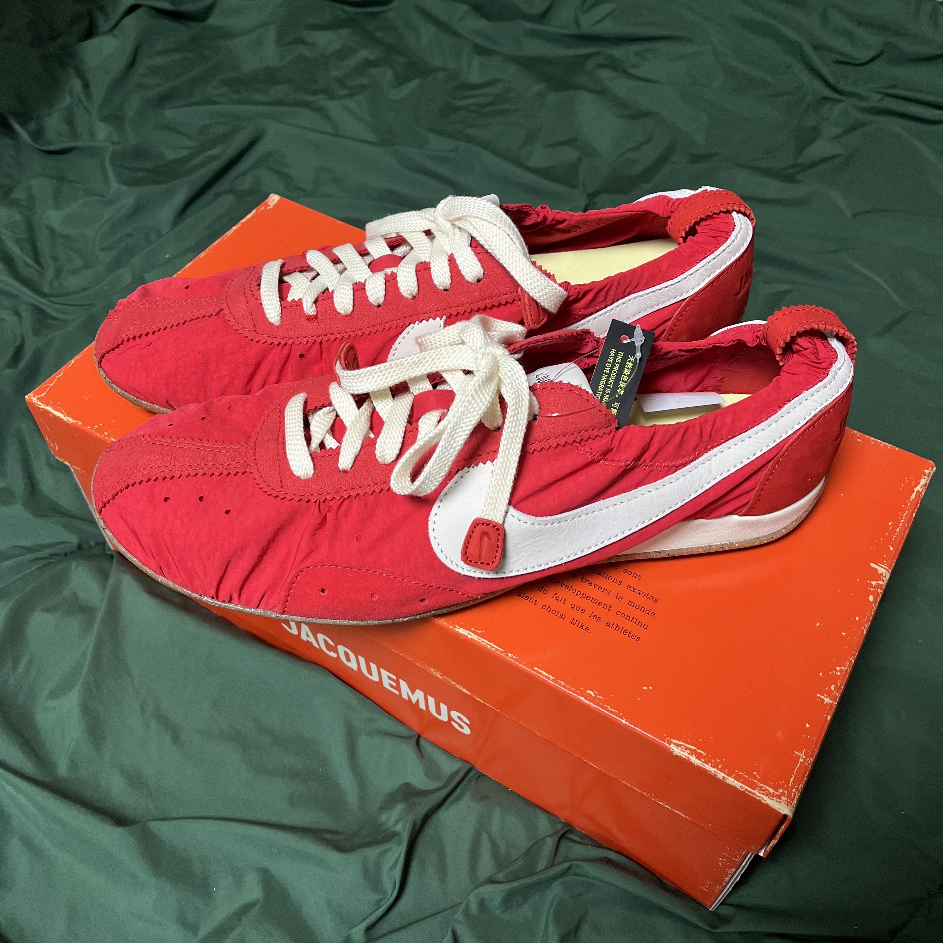 Nike x Jacquemus Moon Shoe SP University Red and Bicycle Yellow 착용 스타일