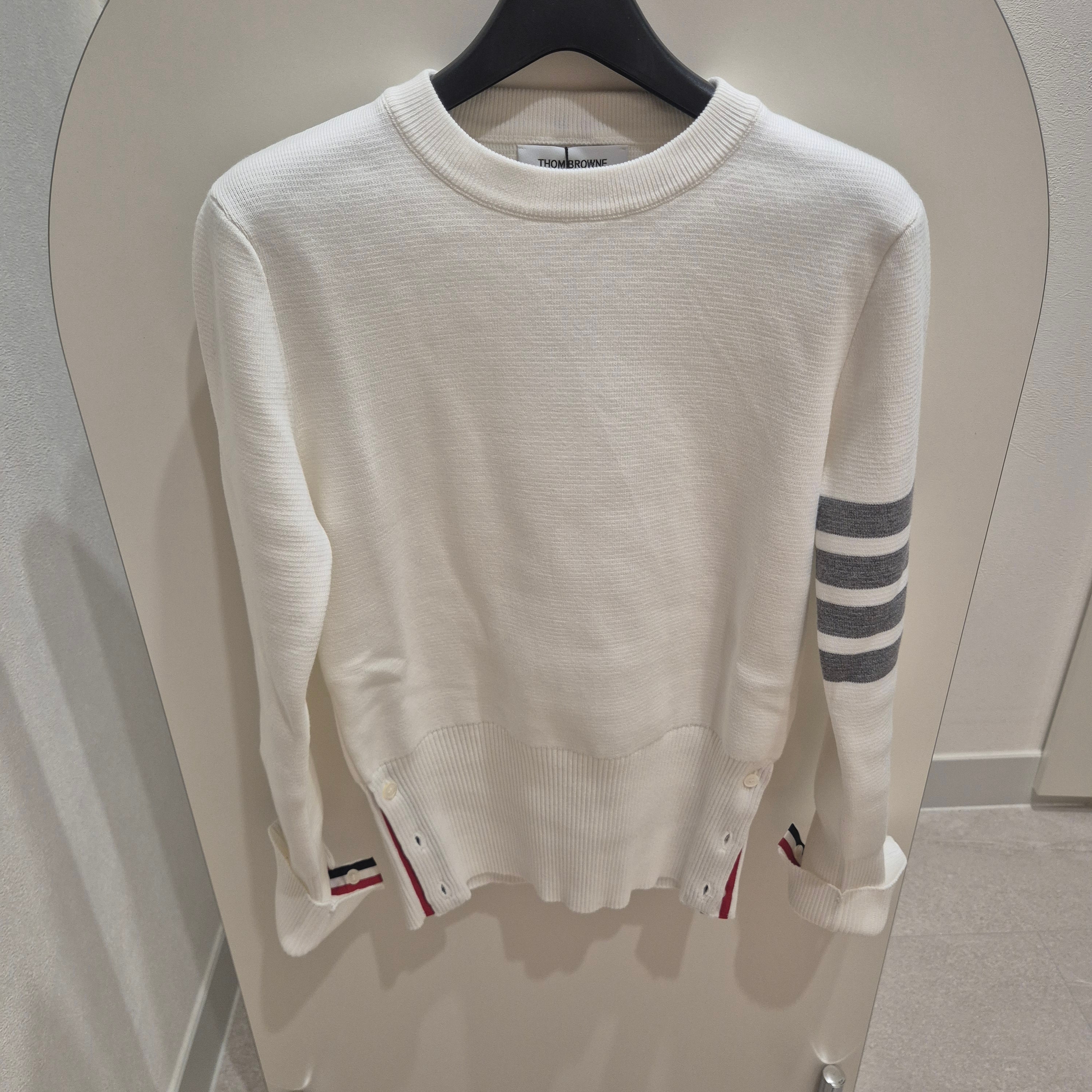 (W) Thom Browne Cotton Crepe Milano Stitch 4-Bar Crewneck Pullover Knit White 착용 스타일