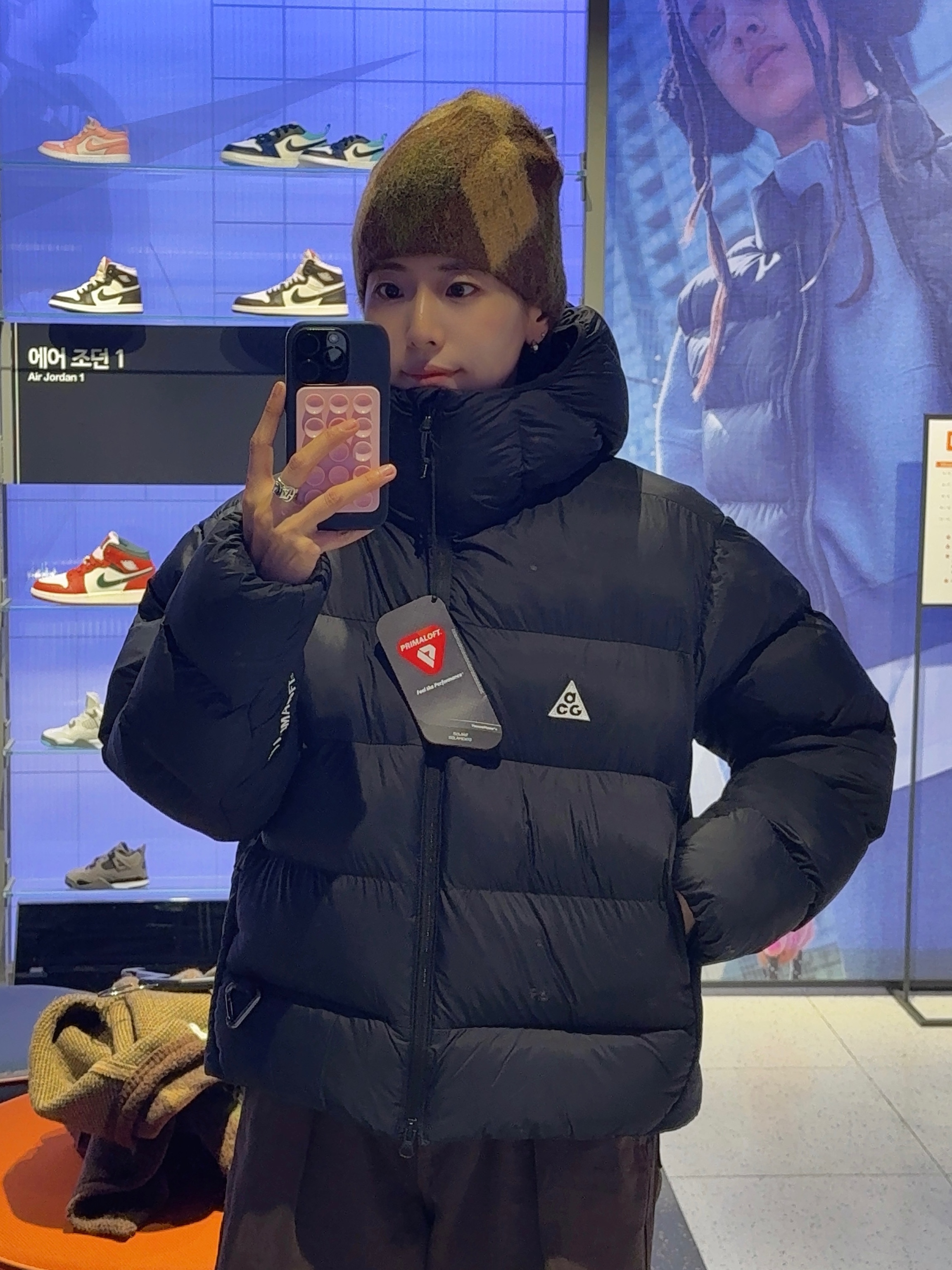 (W) Nike ACG Lunar Lake Primaloft Therma-Fit ADV Loose Hooded Jacket Black Summit White - Asia 착용 스타일 - 2