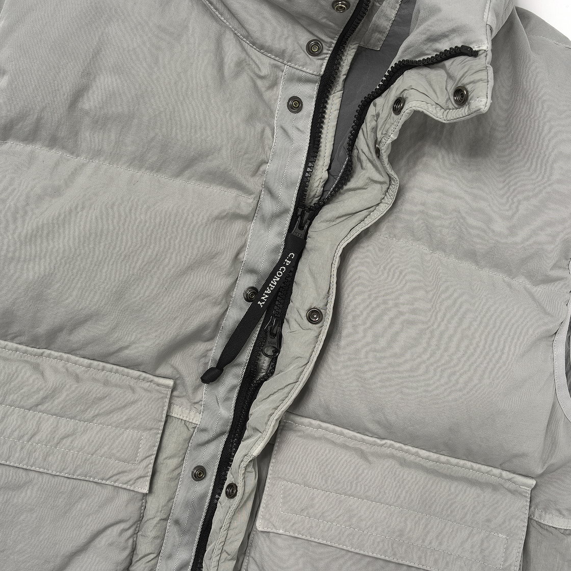 C.P. 컴퍼니 에코 크롬 R 믹스드 후드 다운 질레 런던 포그 그레이 - 25FW(C.P. Company Eco-Chrome R Mixed Hooded Down Gilet London Fog Grey - 25FW) - 4