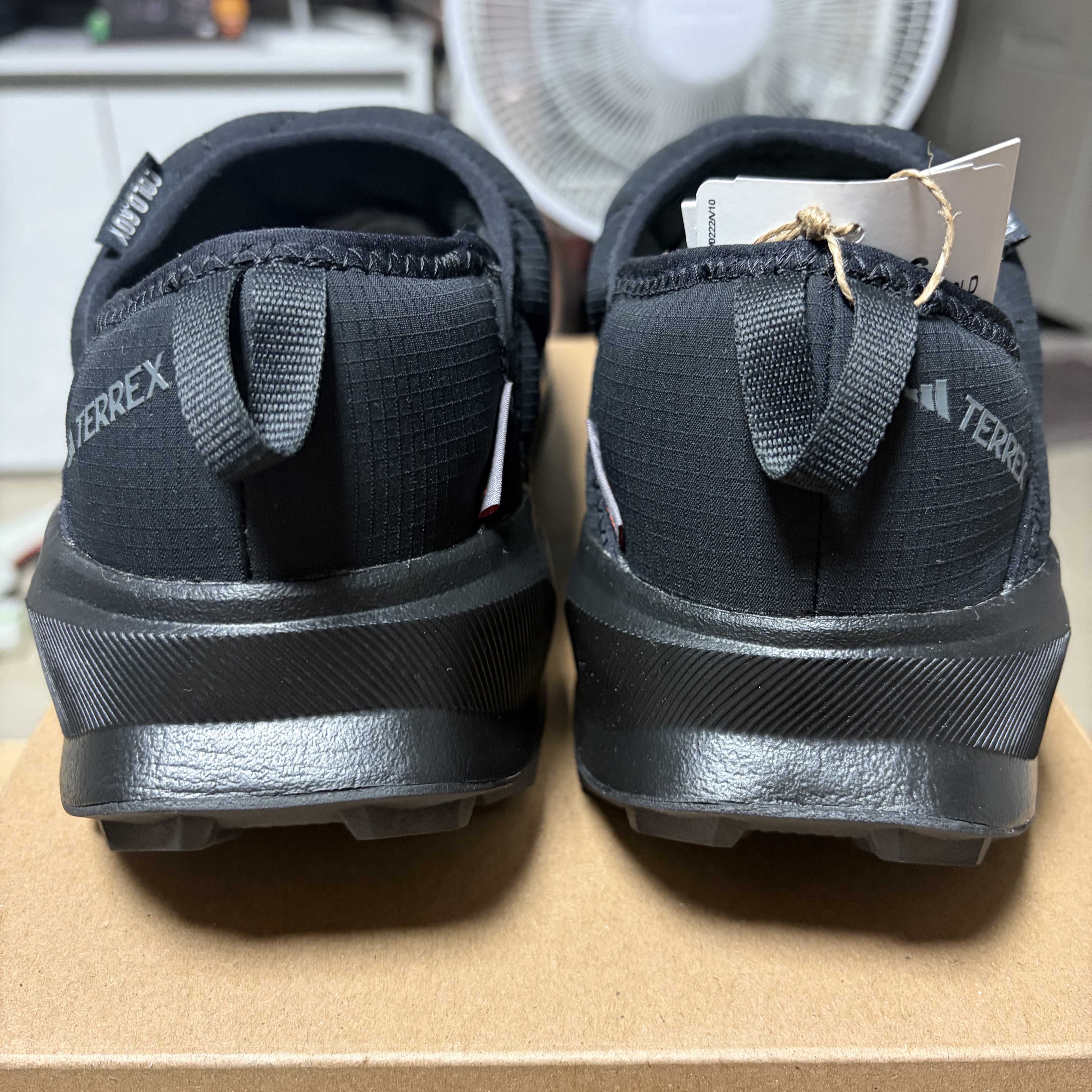 Adidas Terrex Winter Slip-On Coldready Boot Core Black Grey Four 착용 스타일 - 5