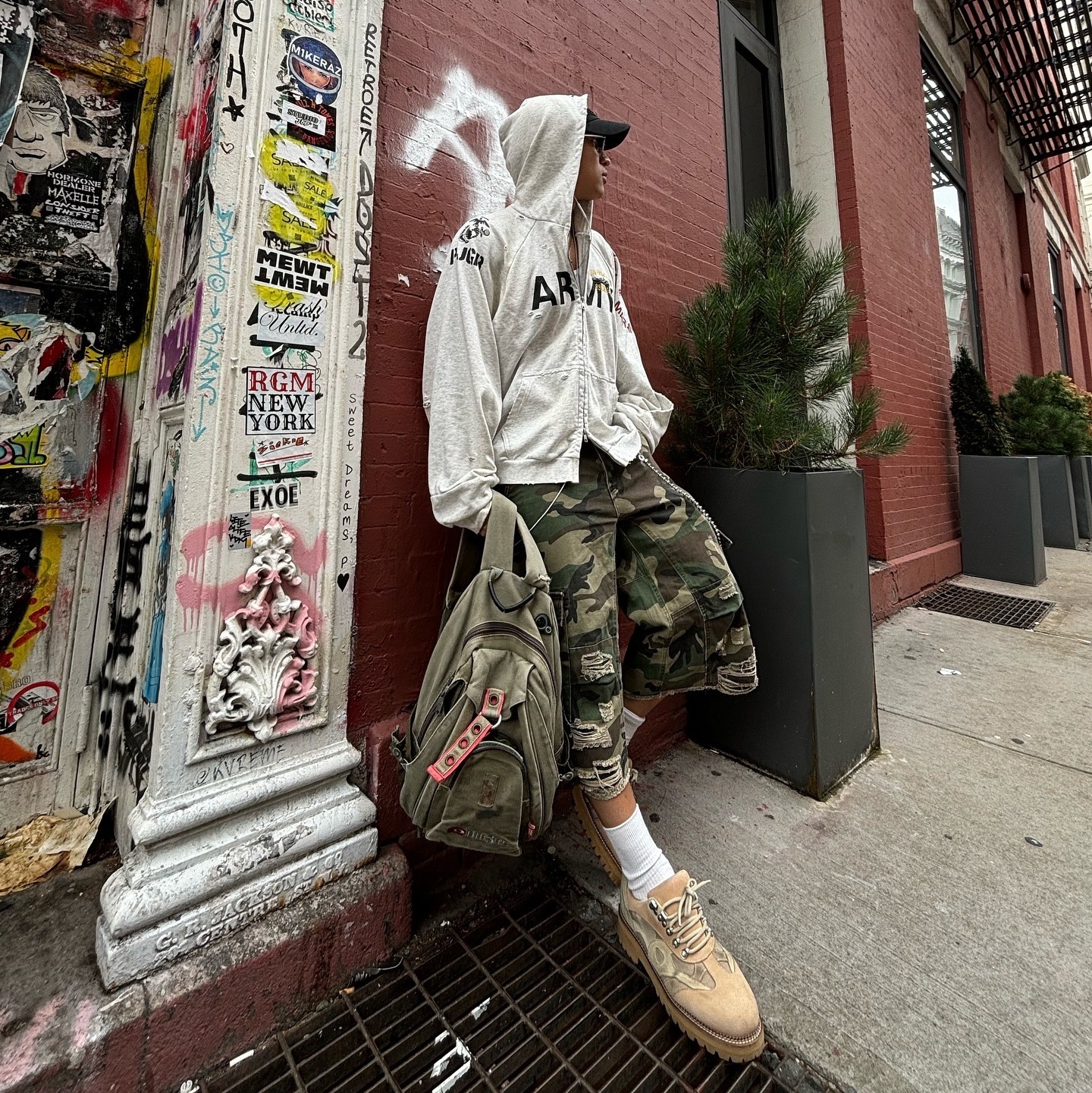 Basketcase Tracker Camo Shorts Camo - 25FW 착용 스타일