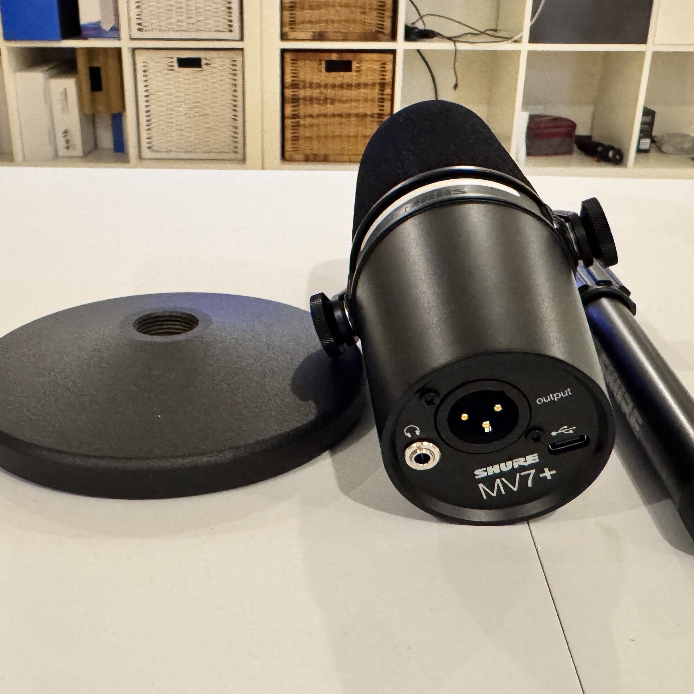 Shure MV7+ PODCAST KIT (SAMA SOUND Ver.) 착용 스타일 - 3