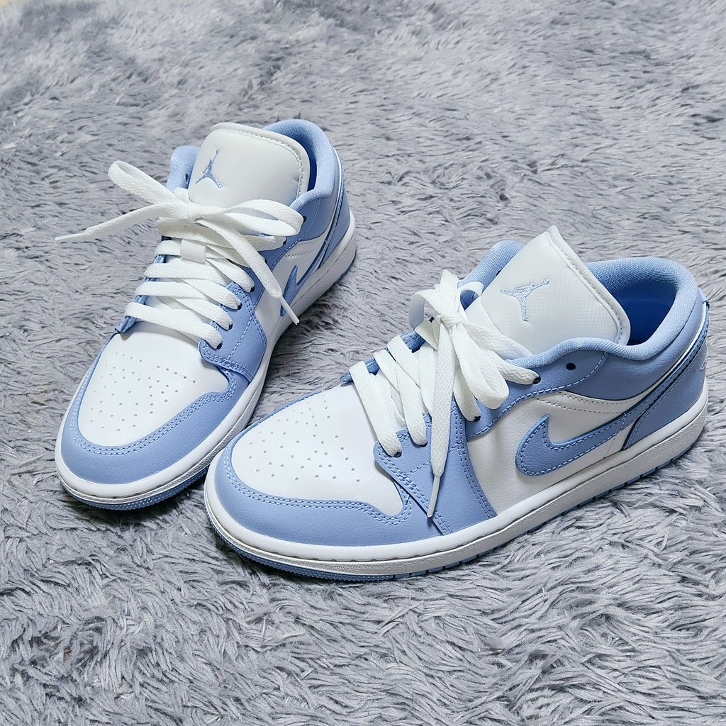 (W) Jordan 1 Low White Aluminum 착용 스타일 - 1