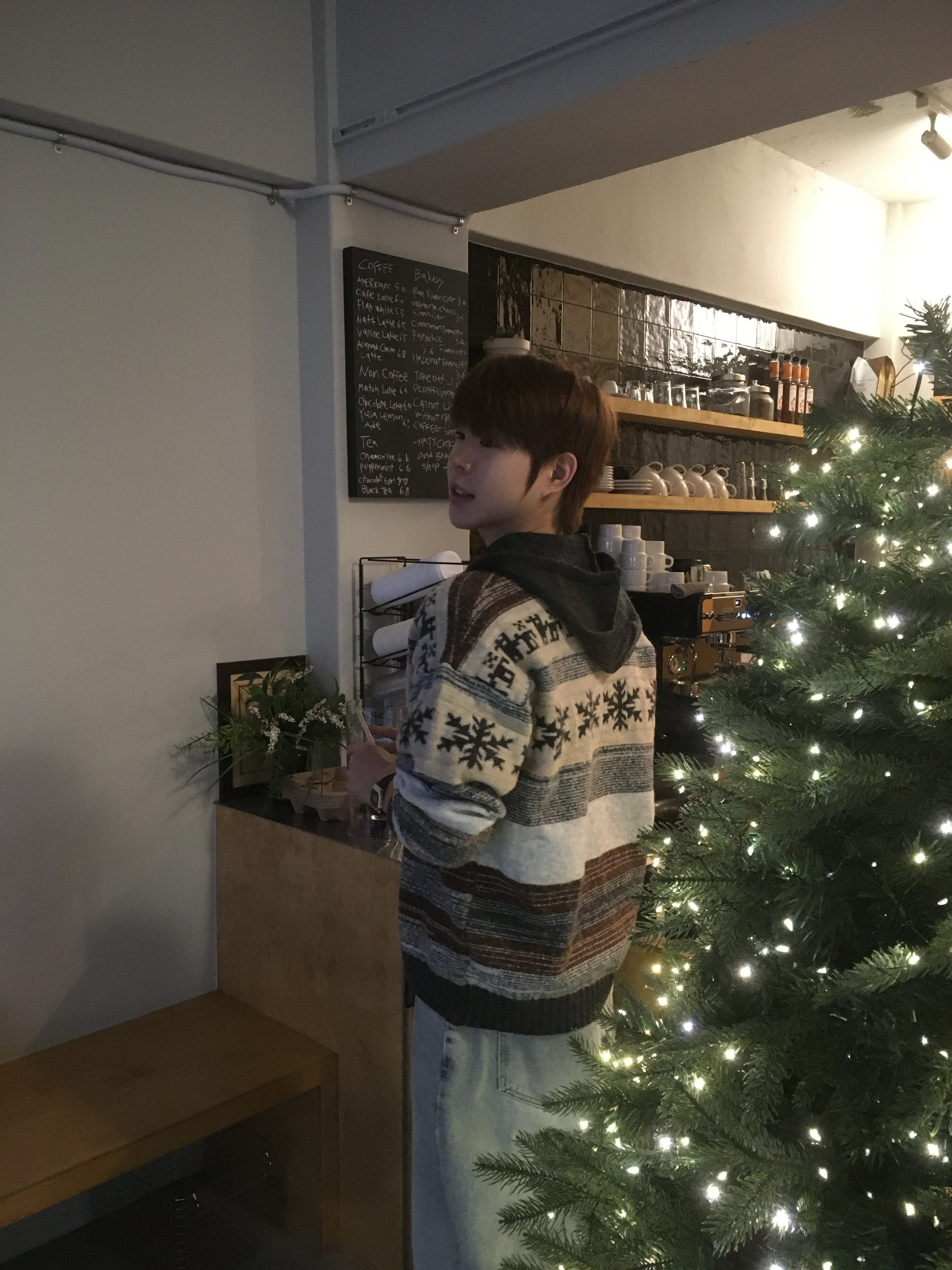 Asics Gel-Kayano 14 Dried Leaf Green Pure Silver 착용 스타일 - 2