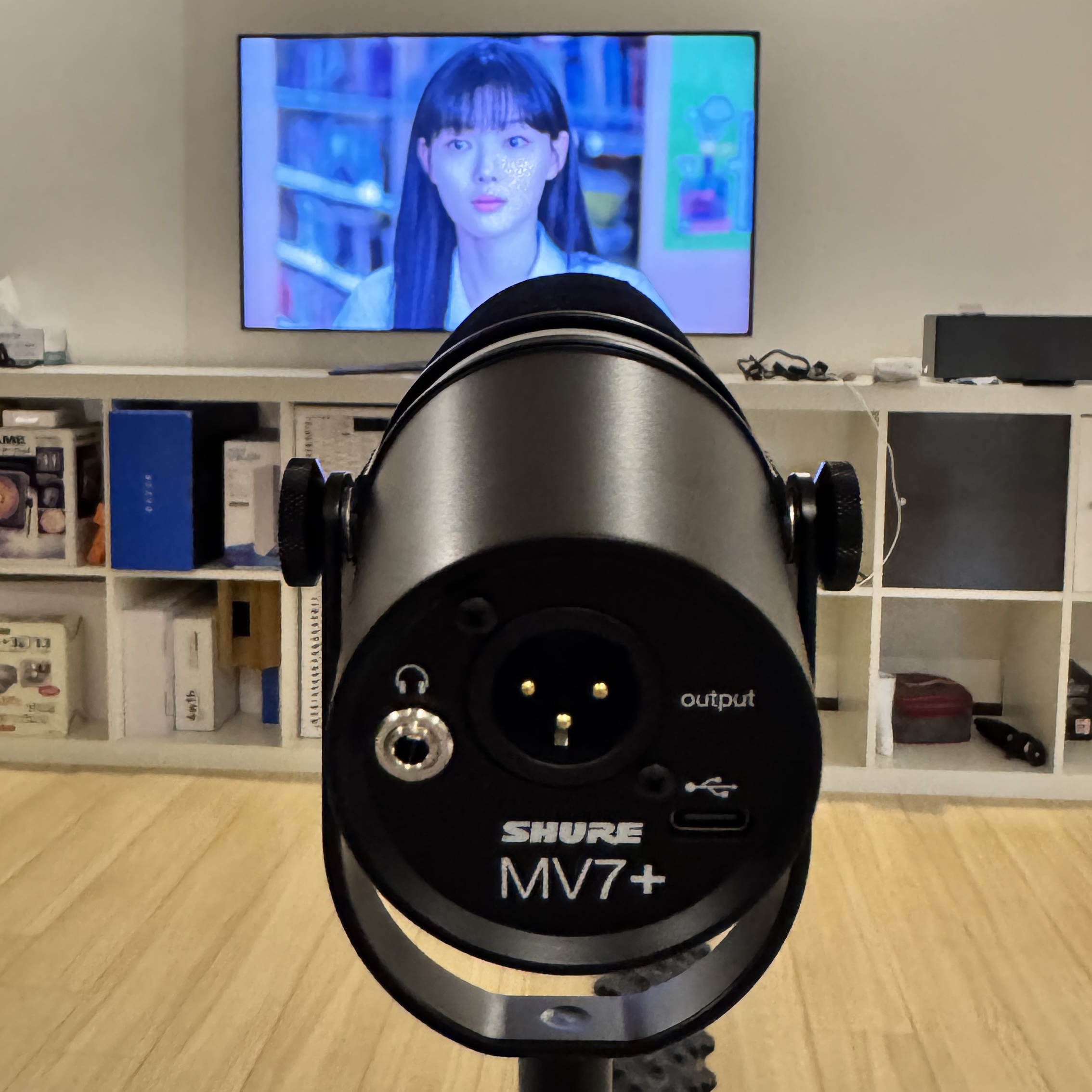 Shure MV7+ PODCAST KIT (SAMA SOUND Ver.) 착용 스타일 - 4
