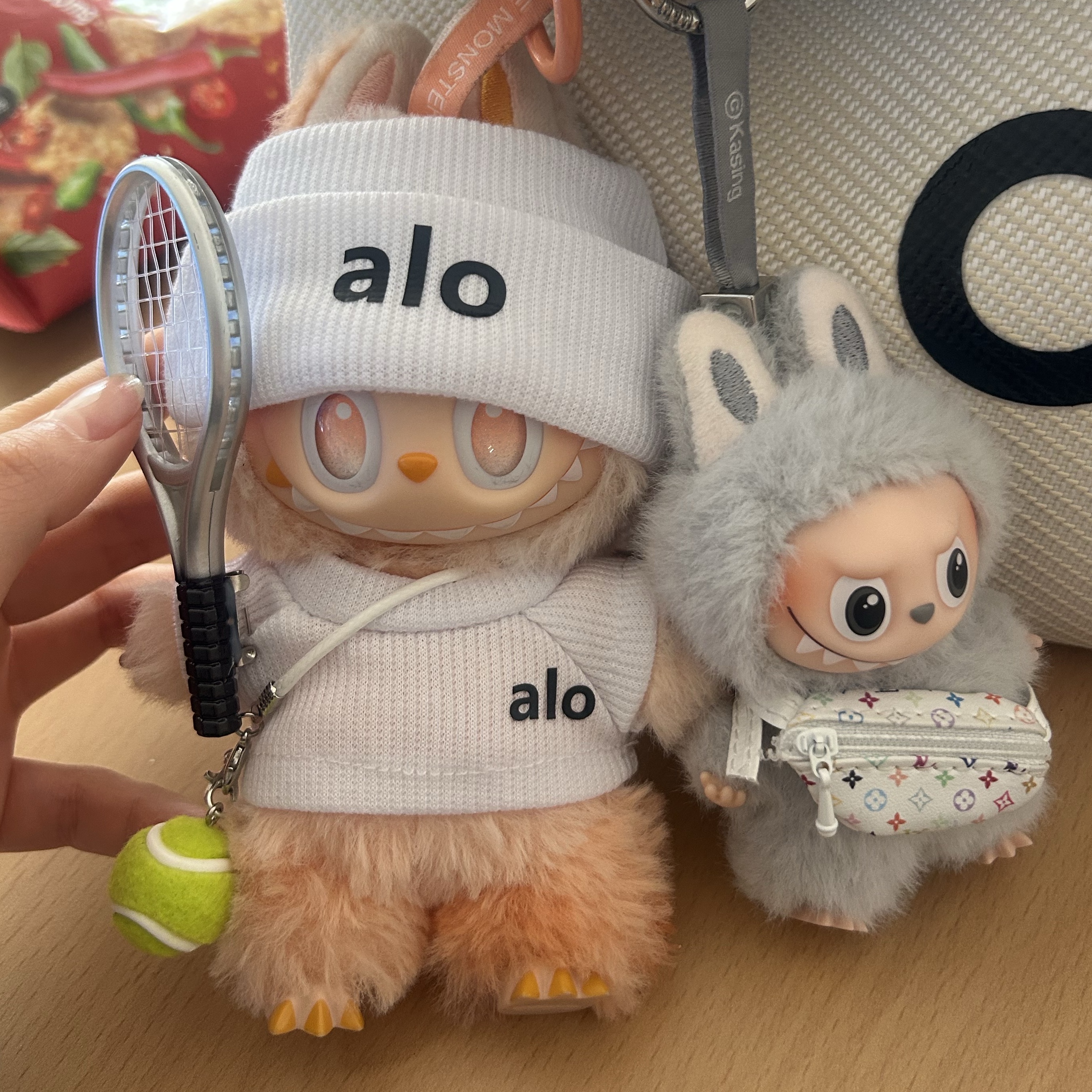 Pop Mart Labubu The Monsters Pin For Love Series Vinyl Plush Pendant (A-M) C (Opened Case), Pop Mart Labubu The Monsters Highlight Series Happiness Keyring (Opened Case) 착용 스타일