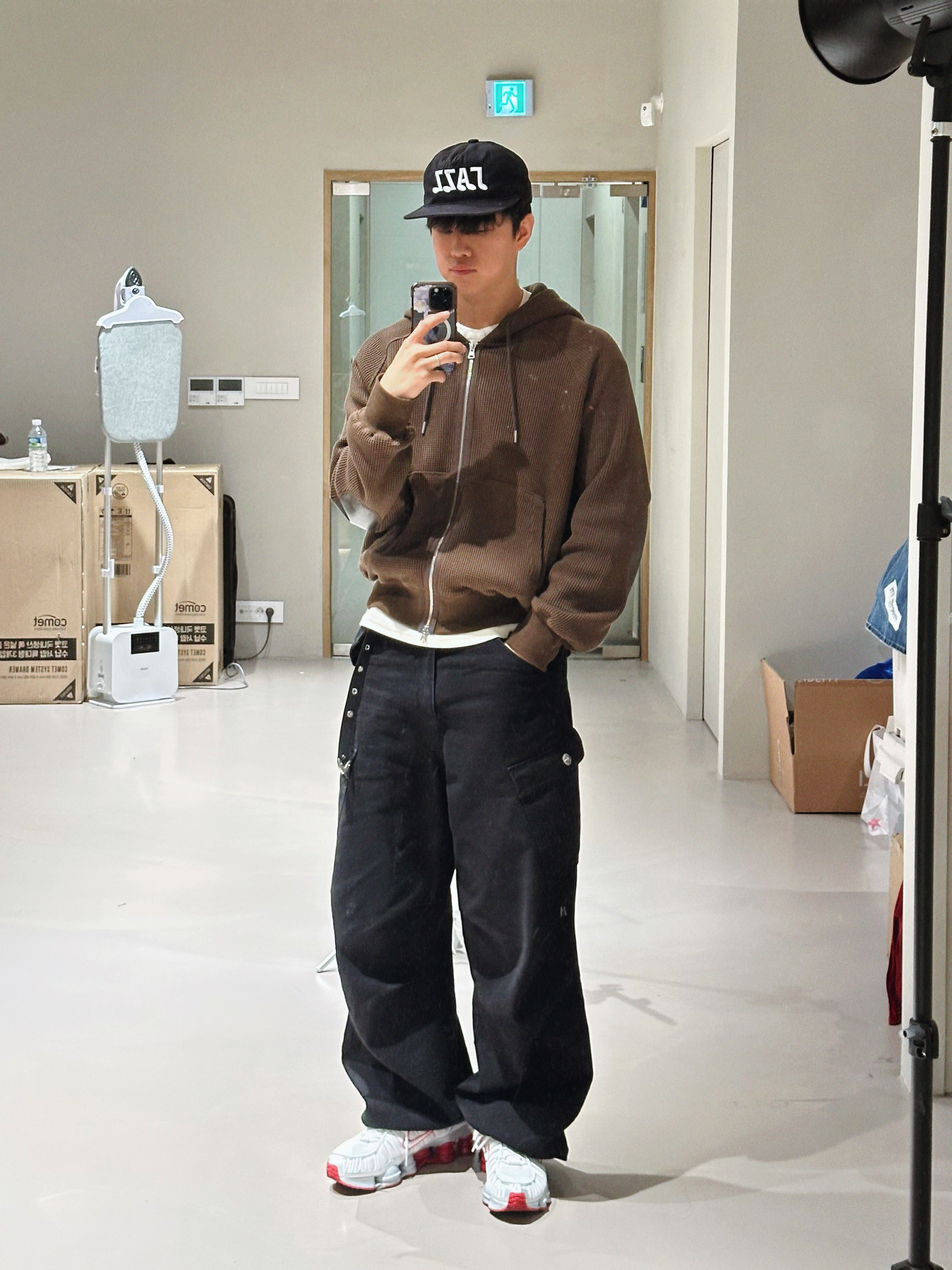[KREAM 단독] Kikozy New Jazz Cap Black, (W) Nike Shox TL Platinum Tint 착용 스타일 - 2