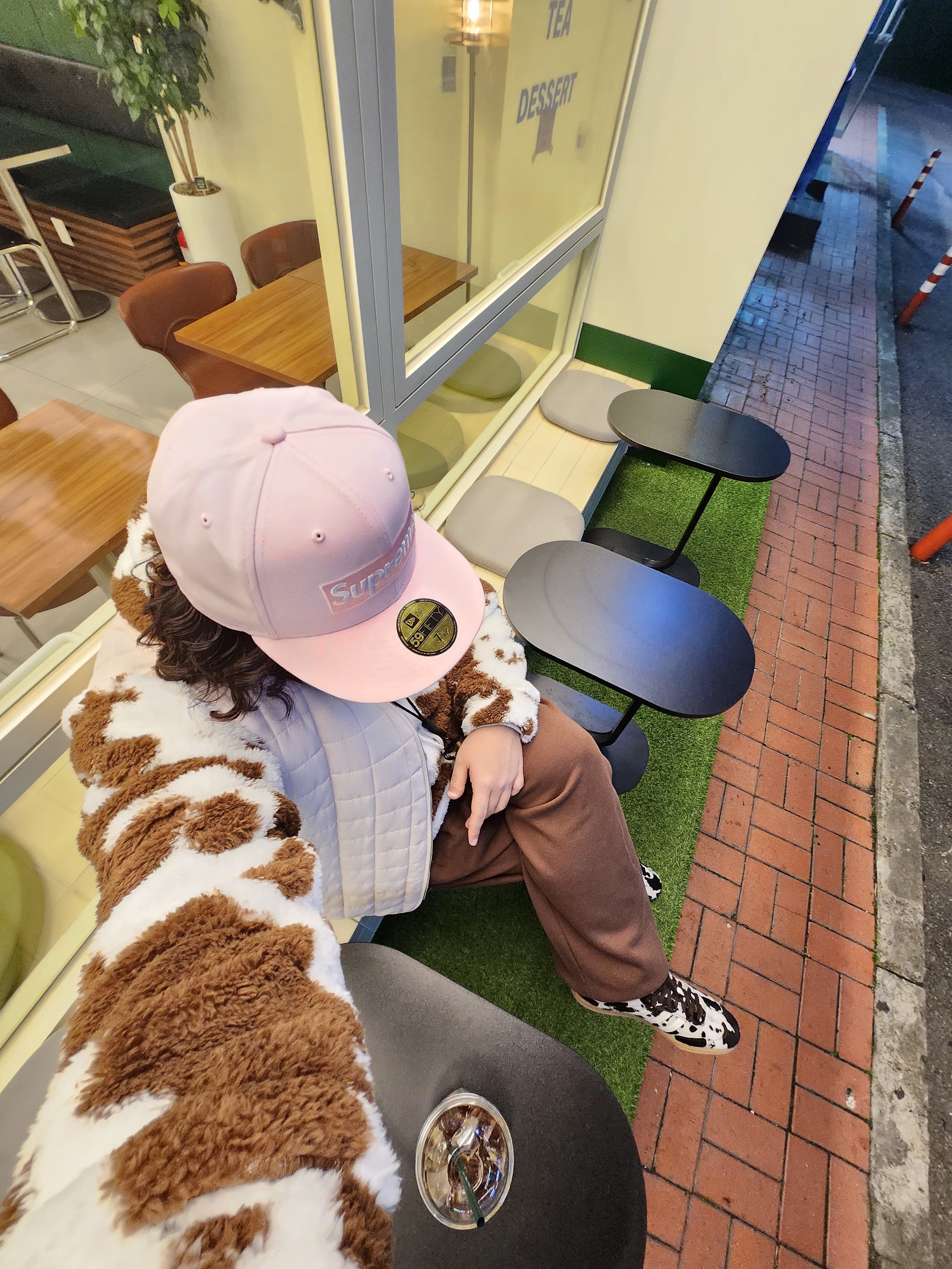 Supreme Sharpie Box Logo New Era Pink - 24SS, (W) Adidas Samba OG Cow Print 착용 스타일 - 1