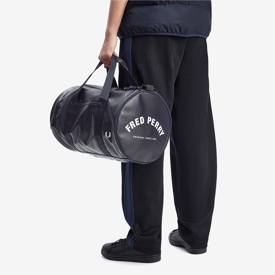 프레드 페리 토널 클래식 배럴 백 네이비(Fred Perry Tonal Classic Barrel Bag Navy Snow White) - 3