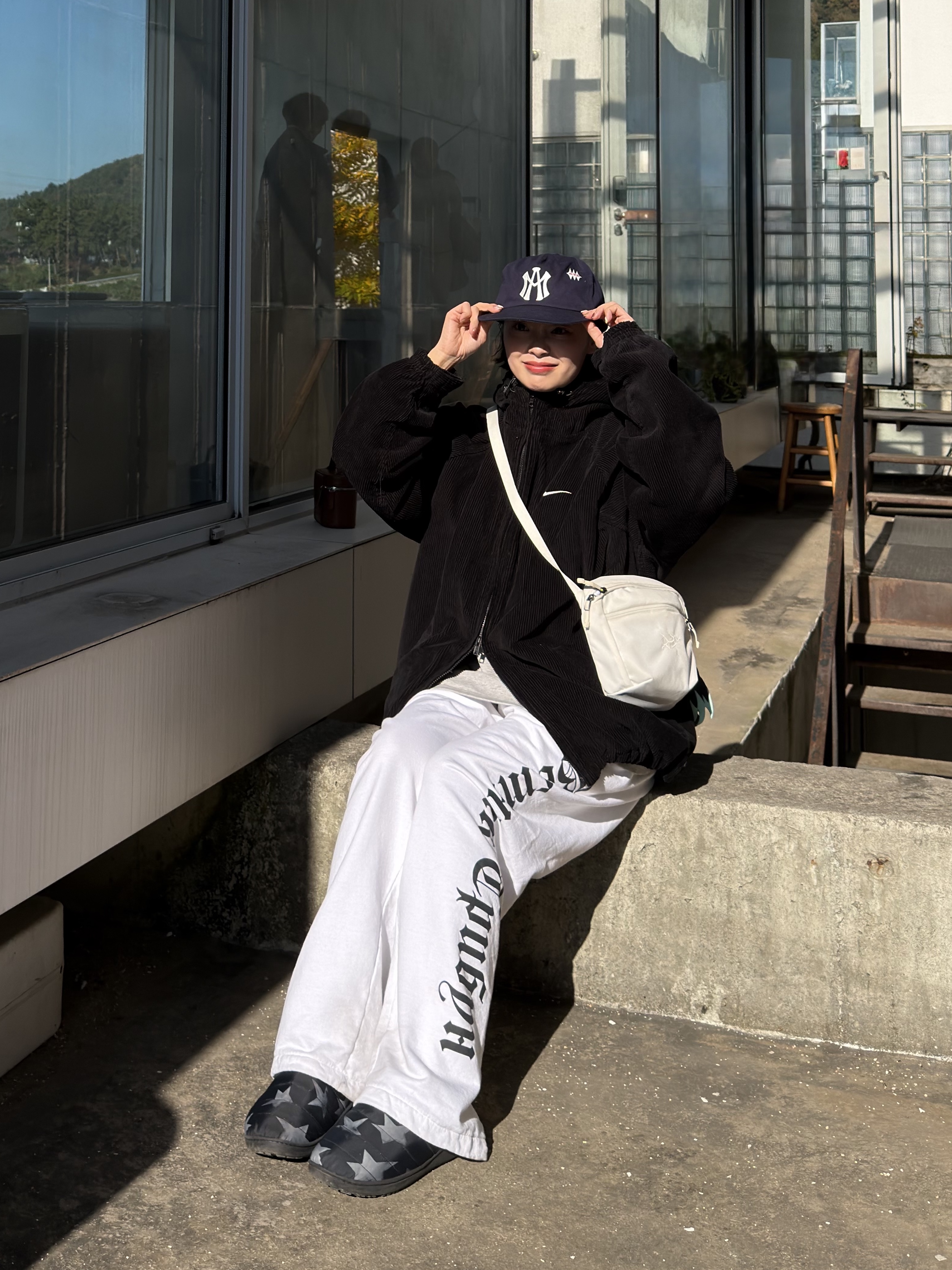 Supreme x Nike Arc Corduroy Hooded Jacket Black - 22SS, Arc'teryx Mantis 1 Waistpack Whiteout 착용 스타일 - 1