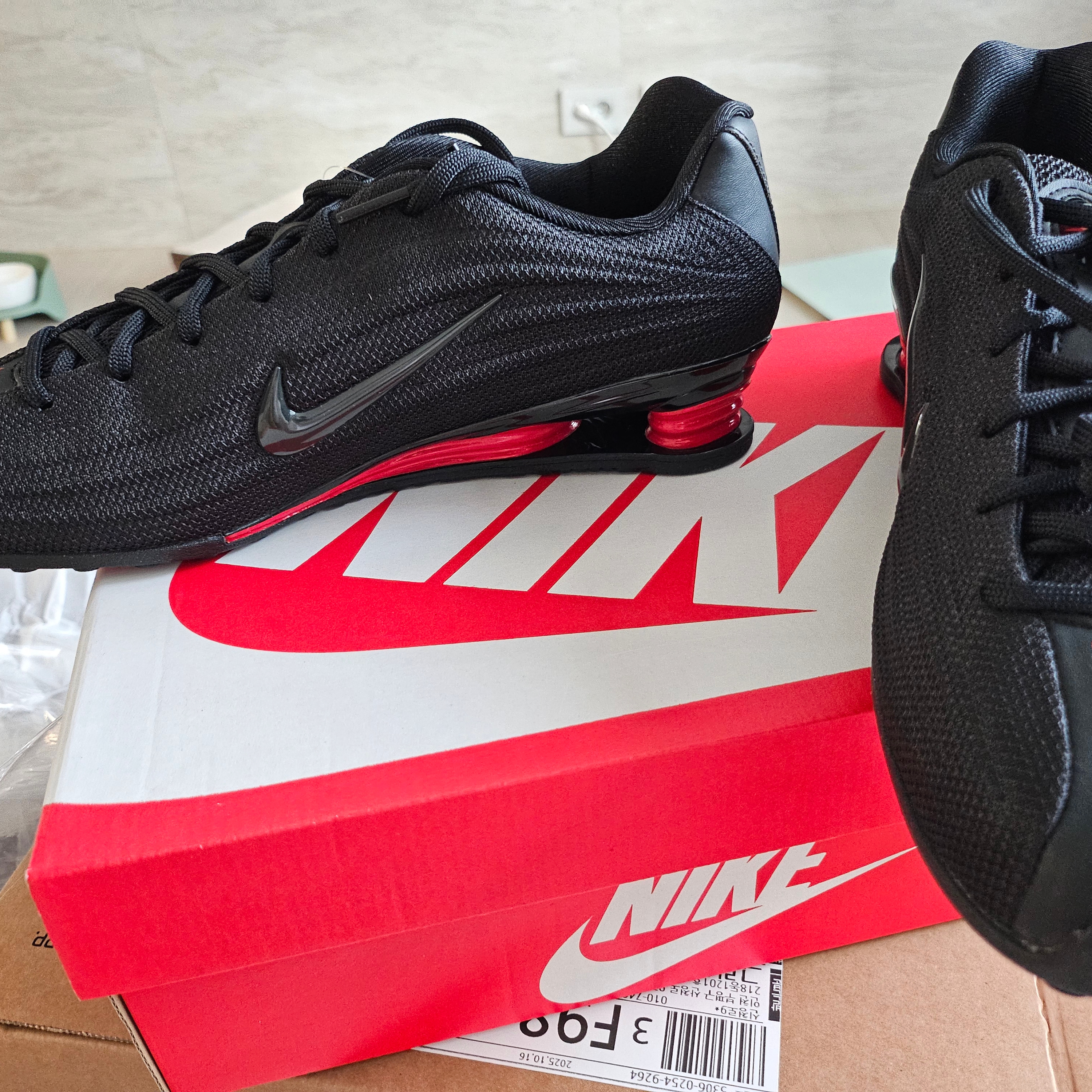 (W) Nike Shox Z Black University Red 착용 스타일