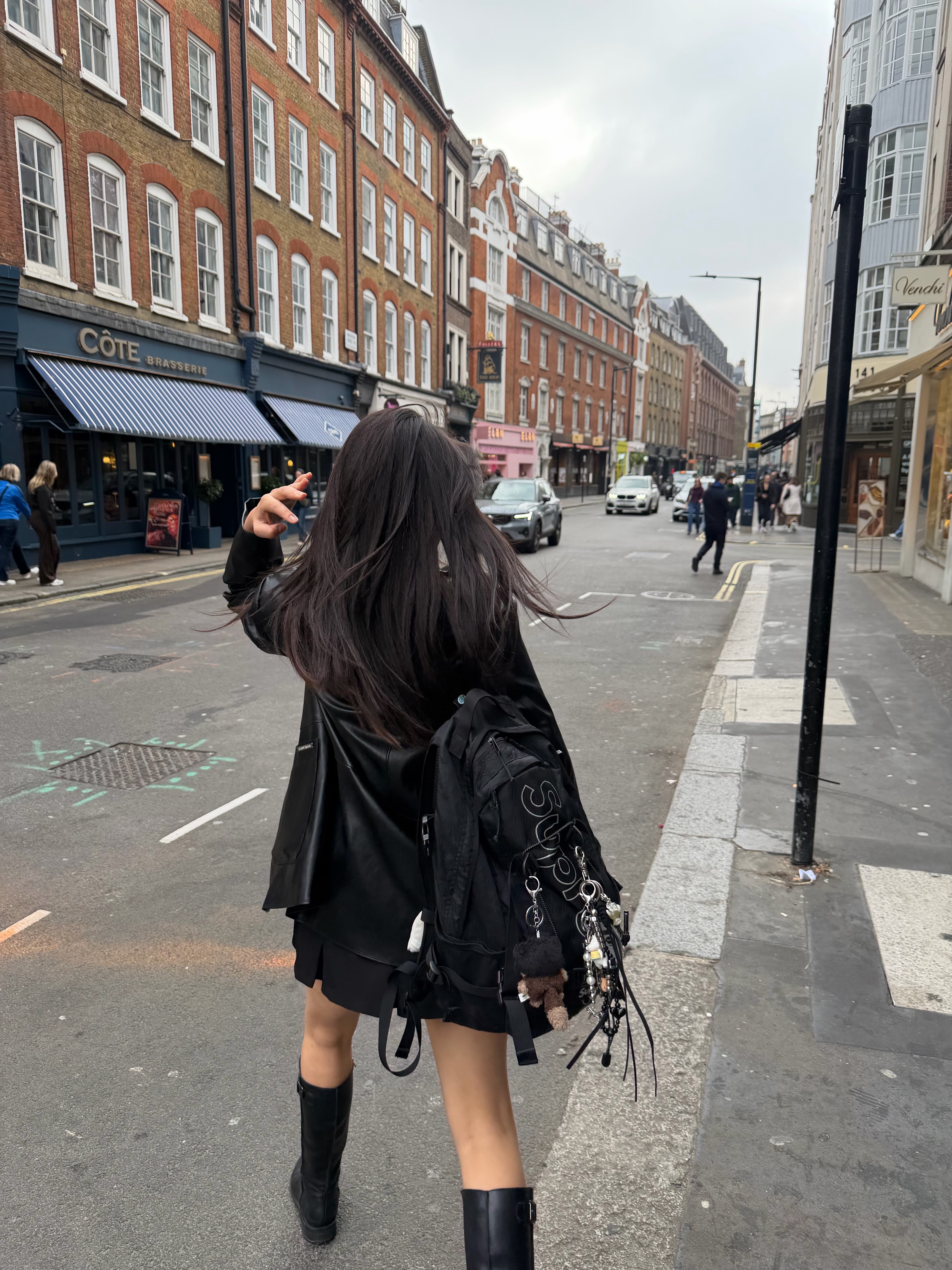 Supreme Backpack Black - 18FW 착용 스타일 - 1