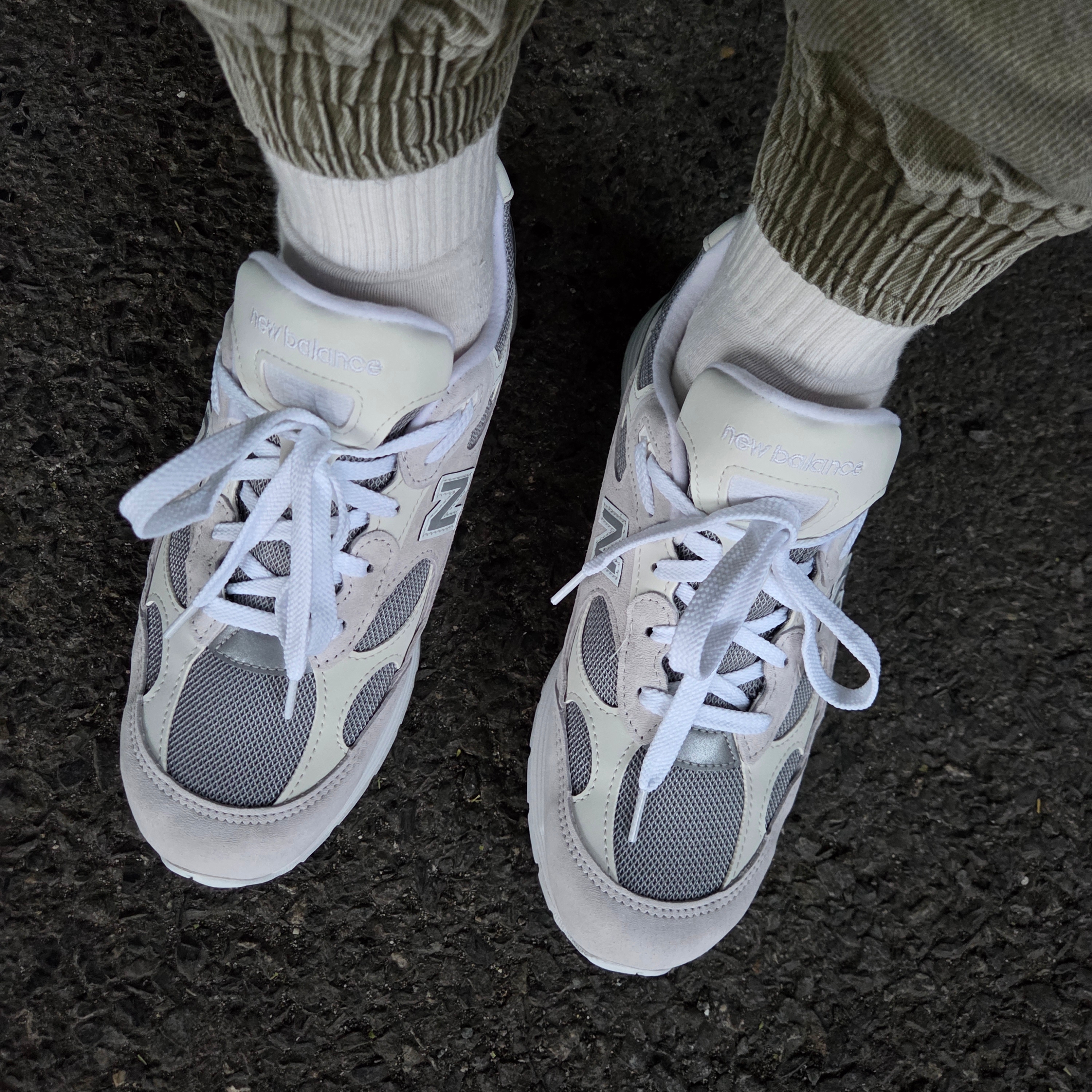 New Balance 992 Made in USA Core White Reflection 착용 스타일
