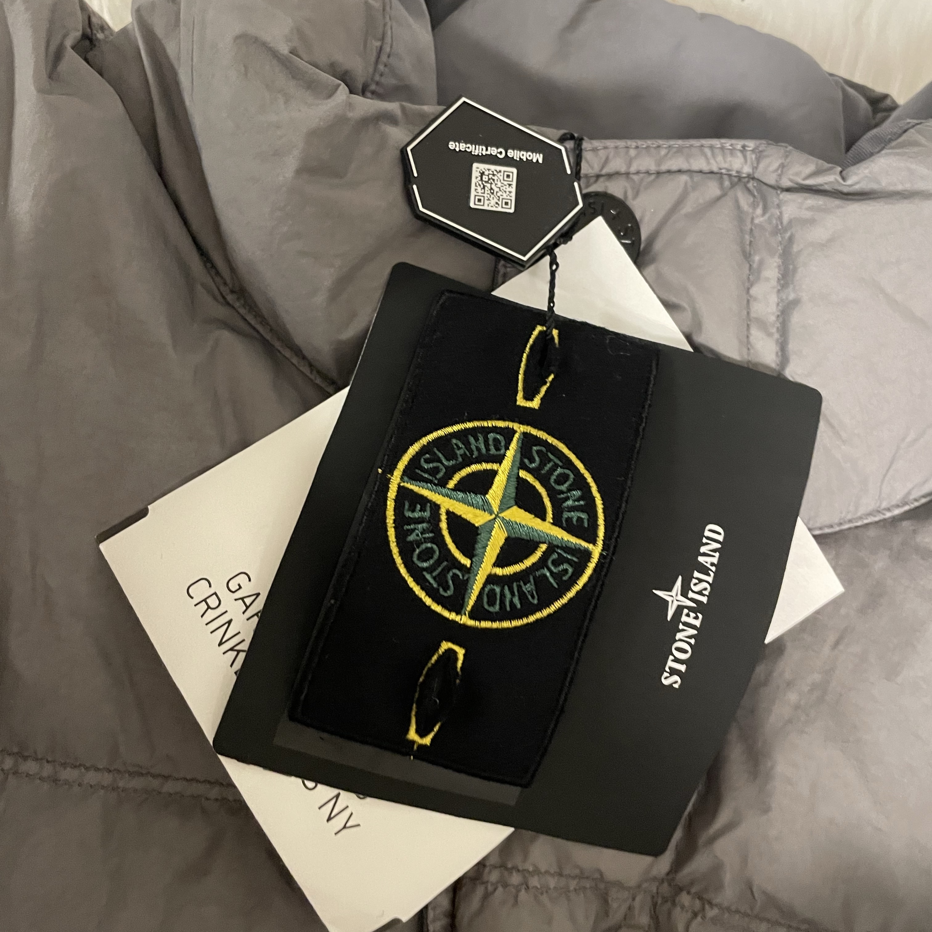 Stone Island 4100010 Crinkle Reps NY Recycled Nylon Down Jacket with Wind Resistant Cement - 25FW, Stone Island 40723 Crinkle Reps Hooded Down Jacket Black - 20FW 착용 스타일 - 5