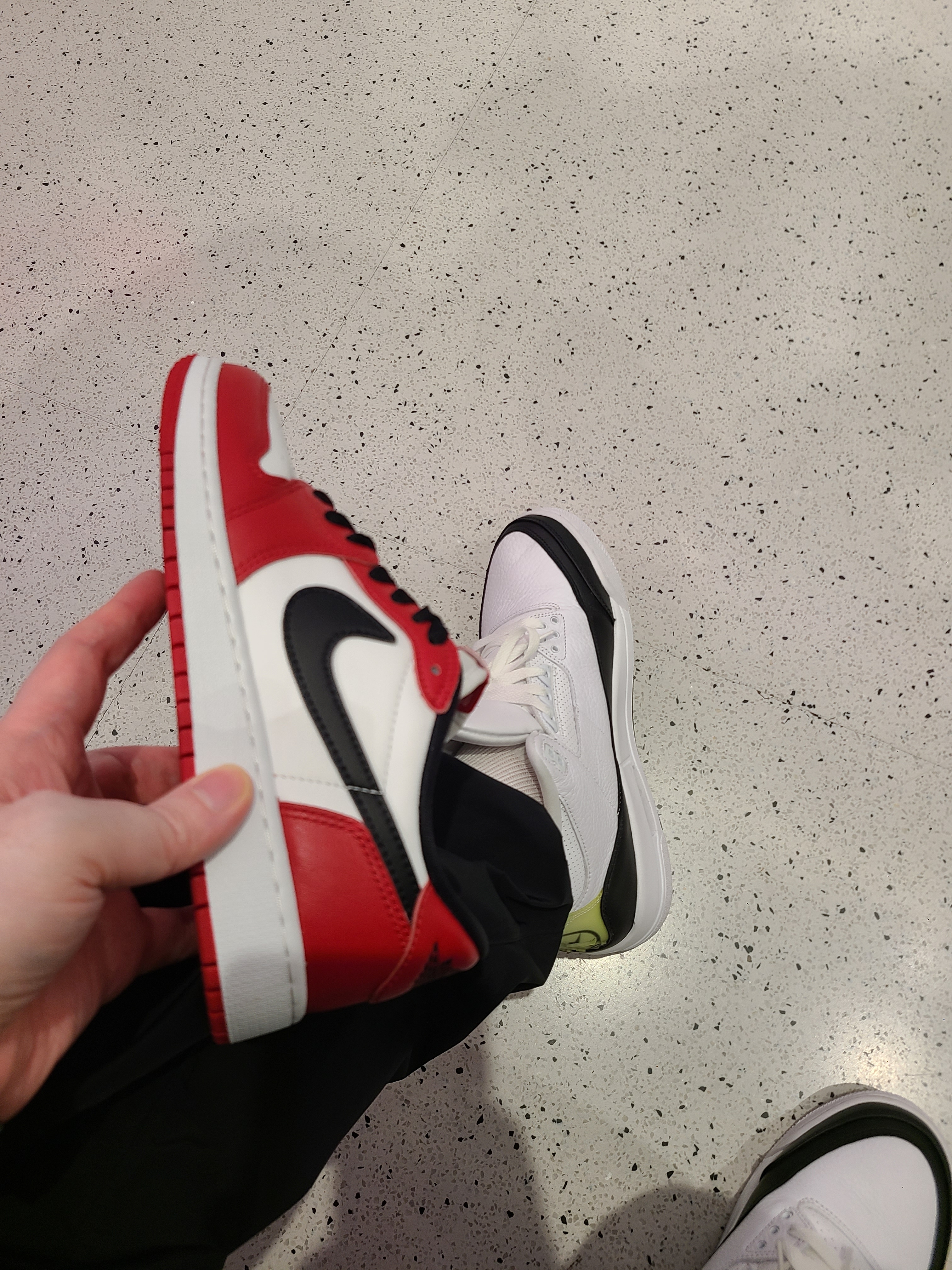 Jordan 3 x Fragment Retro SP White Black, Jordan 1 Retro Low OG Chicago 착용 스타일 - 1