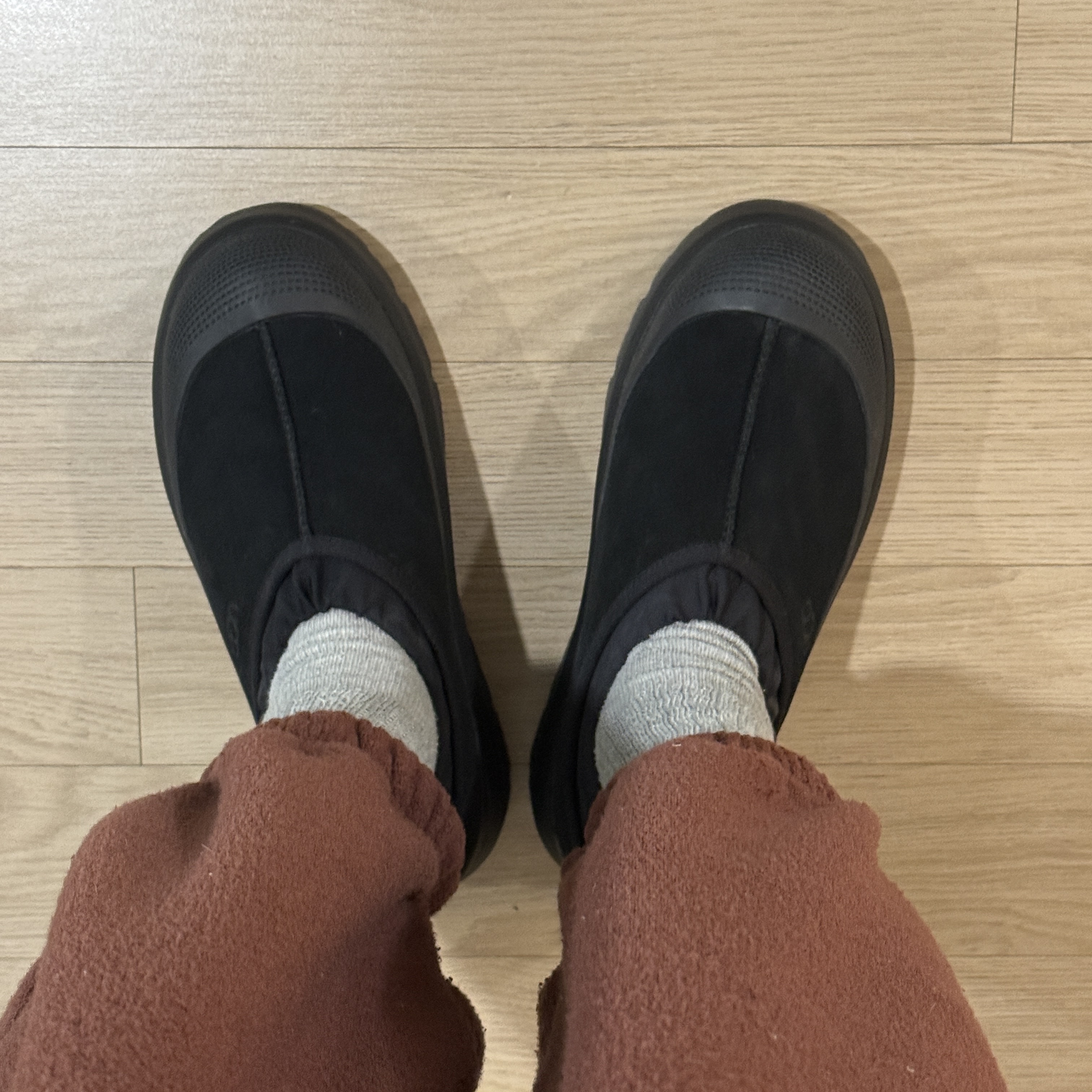 UGG Tasman Weather Hybrid Black 착용 스타일 - 3
