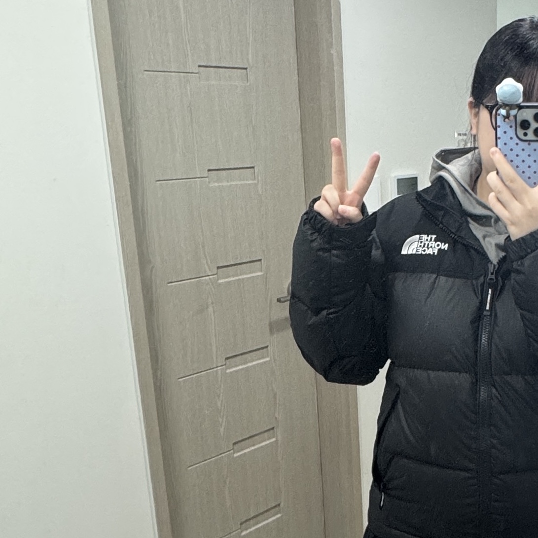 The North Face White Label Novelty Nuptse RDS Down Jacket Real Black 착용 스타일