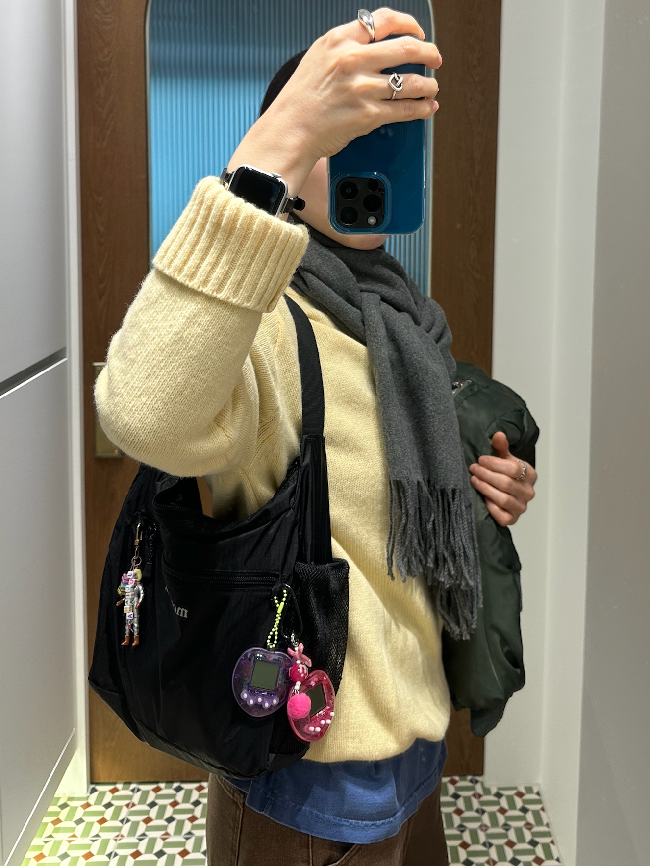 (W) Adidas Gazelle Indoor Bliss Pink, Montbell Pocketable Light Shoulder Bag Small Black 착용 스타일 - 4