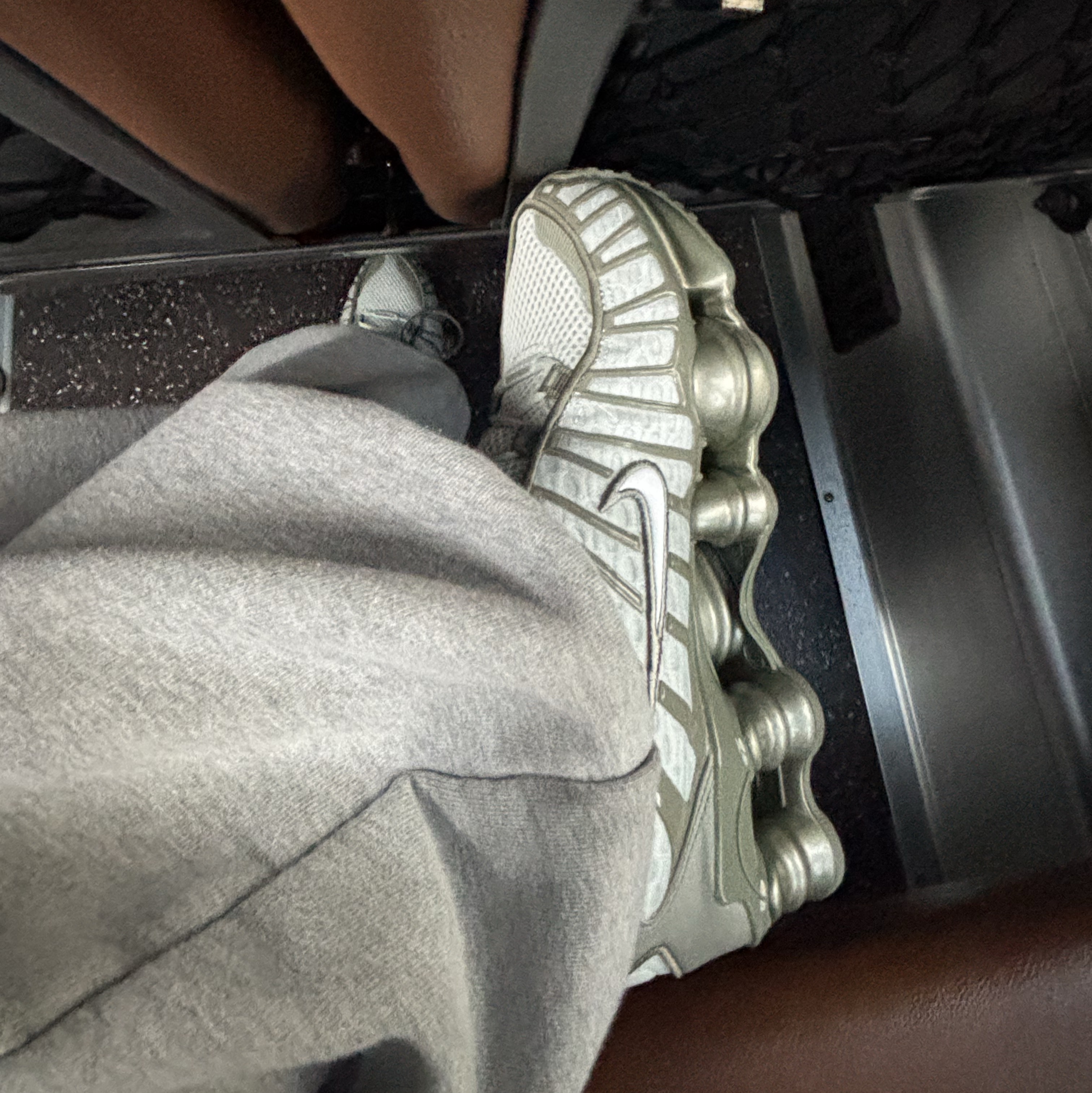 (W) Nike Shox TL Light Silver White 착용 스타일