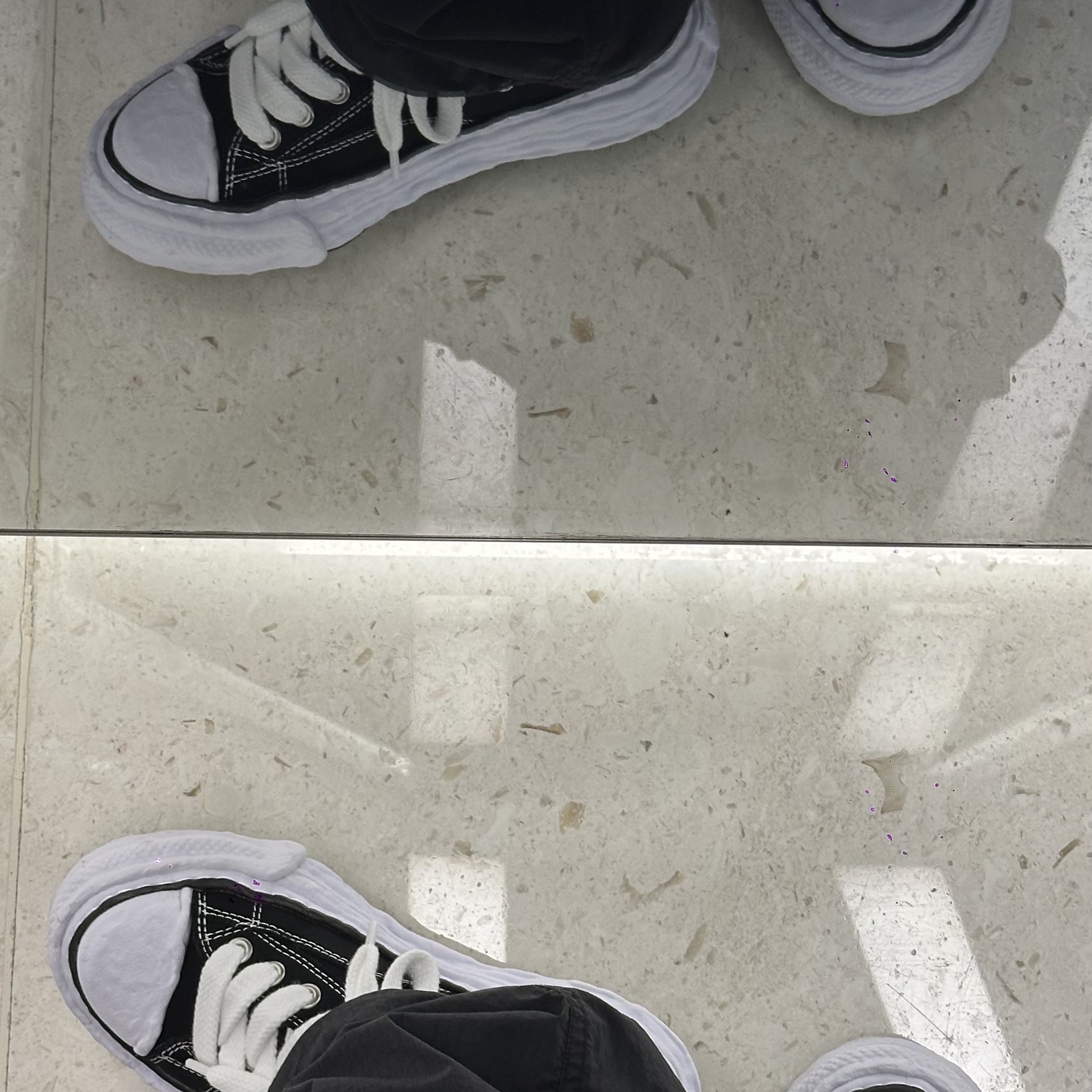 Maison Mihara Yasuhiro Peterson23 OG Sole Canvas Low-top Sneakers Black 착용 스타일 - 3