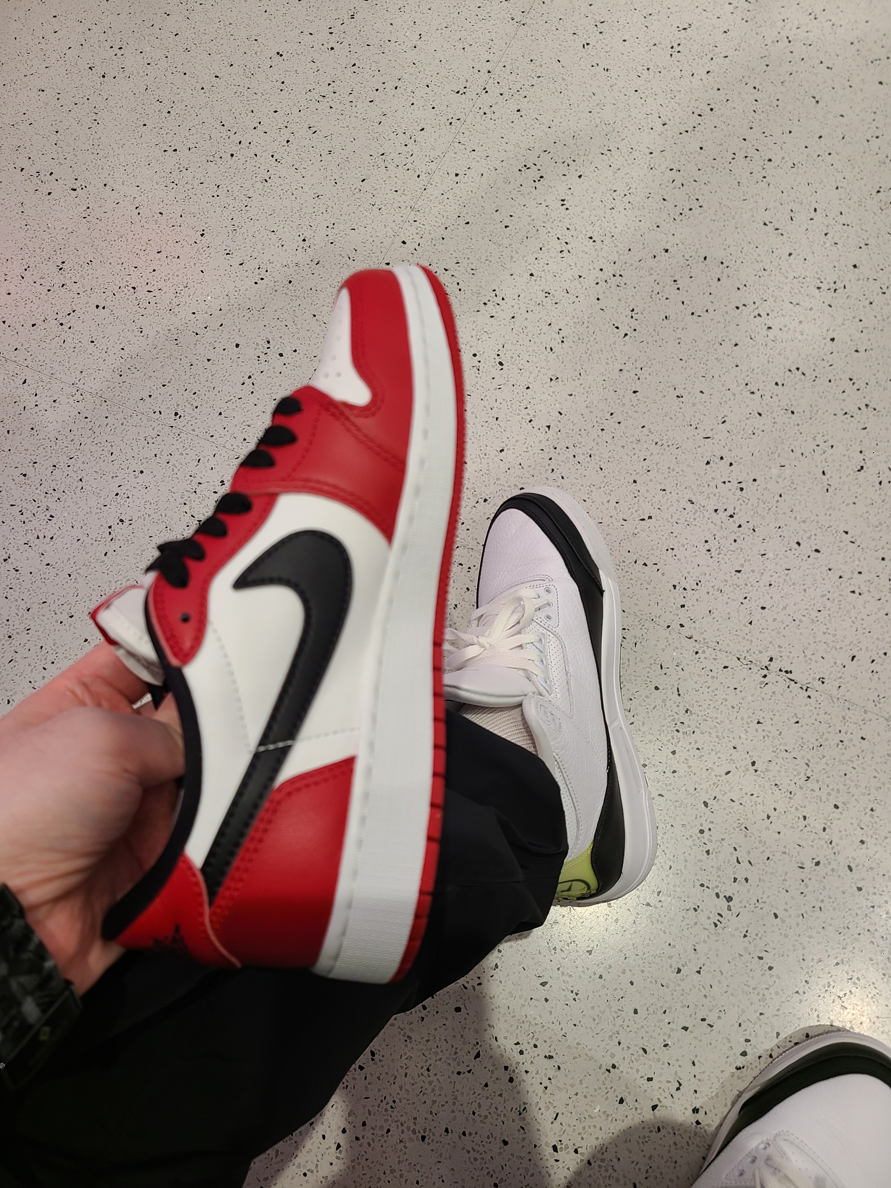 Jordan 3 x Fragment Retro SP White Black, Jordan 1 Retro Low OG Chicago 착용 스타일 - 2