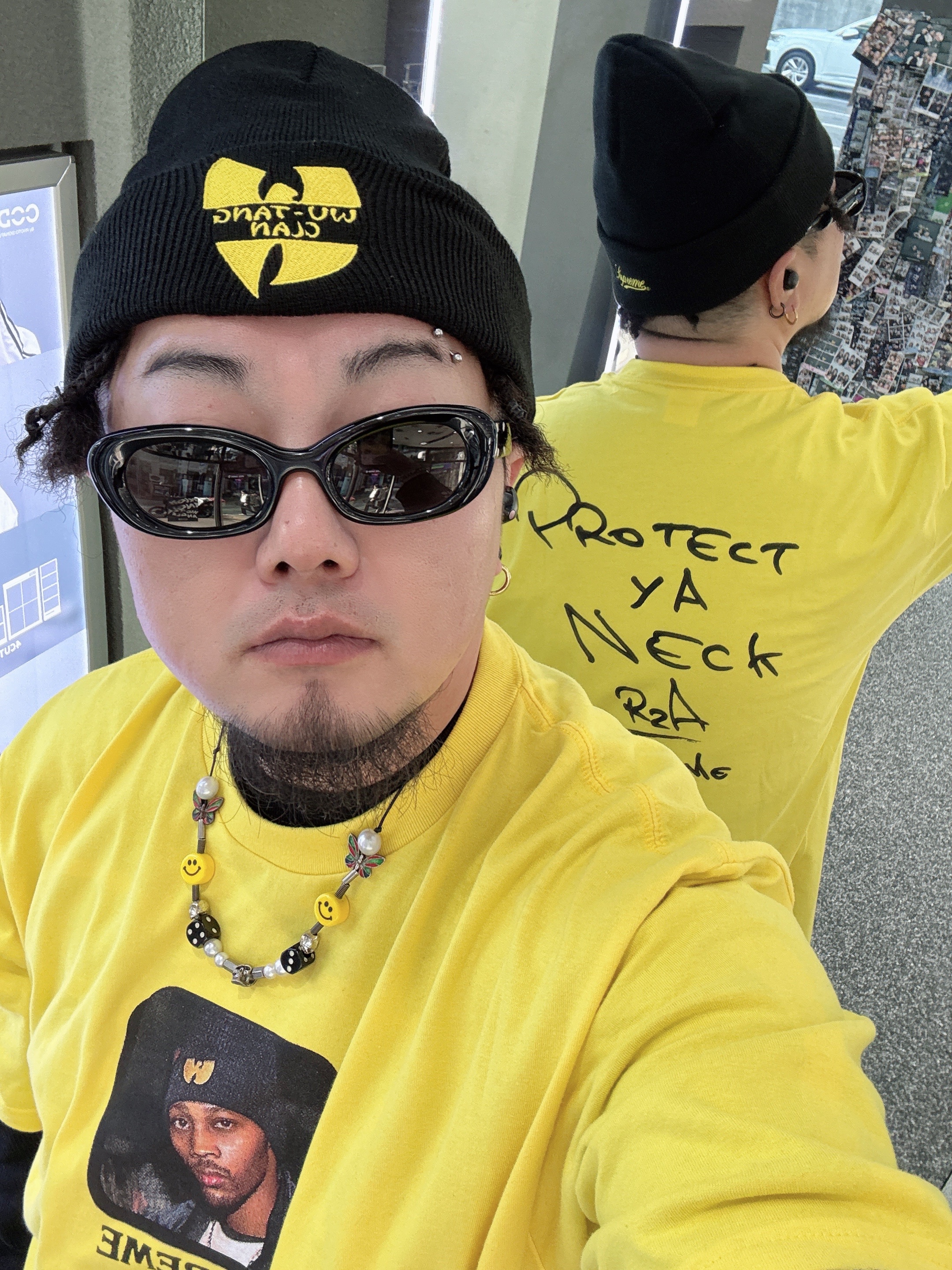 Supreme x Wu-Tang Clan RZA T-Shirt Yellow - 25FW, Supreme x Wu-Tang Clan Beanie Black - 25FW 착용 스타일 - 5