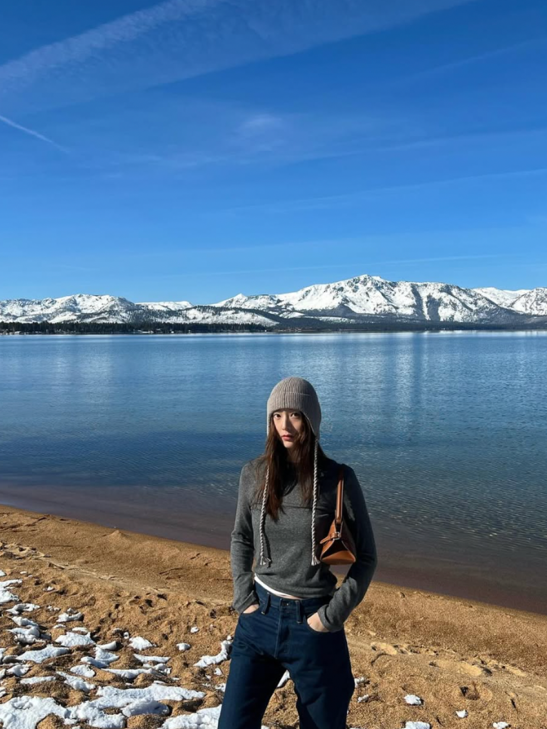 New Balance Flying 77 Superlight Hooded Goose Down Jacket Light Gray, The North Face 1996 Retro Nuptse Down Jacket Green - 25FW 착용 스타일 - 4