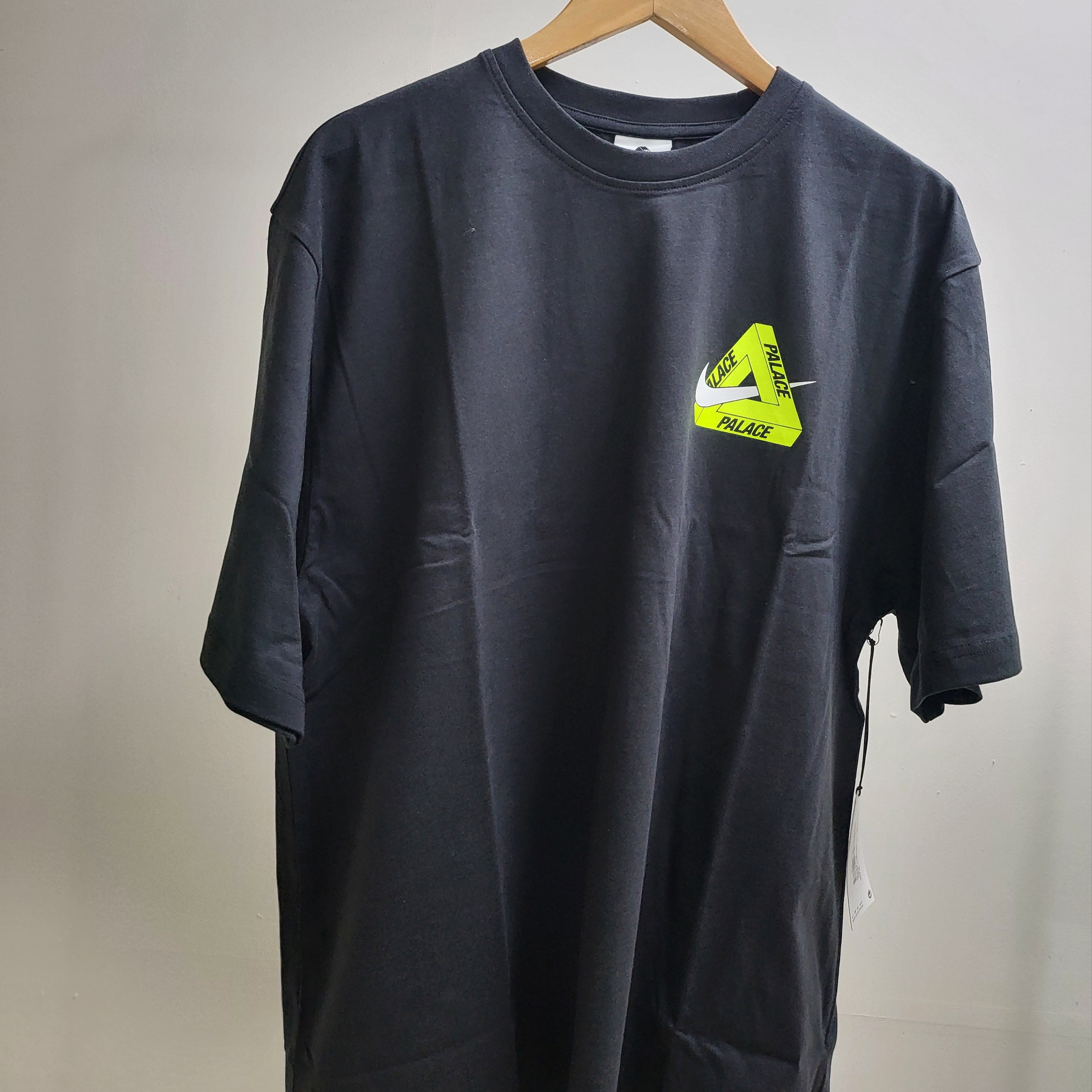 Palace x Nike Tri Swoosh T-Shirt Black - 25FW 착용 스타일 - 1
