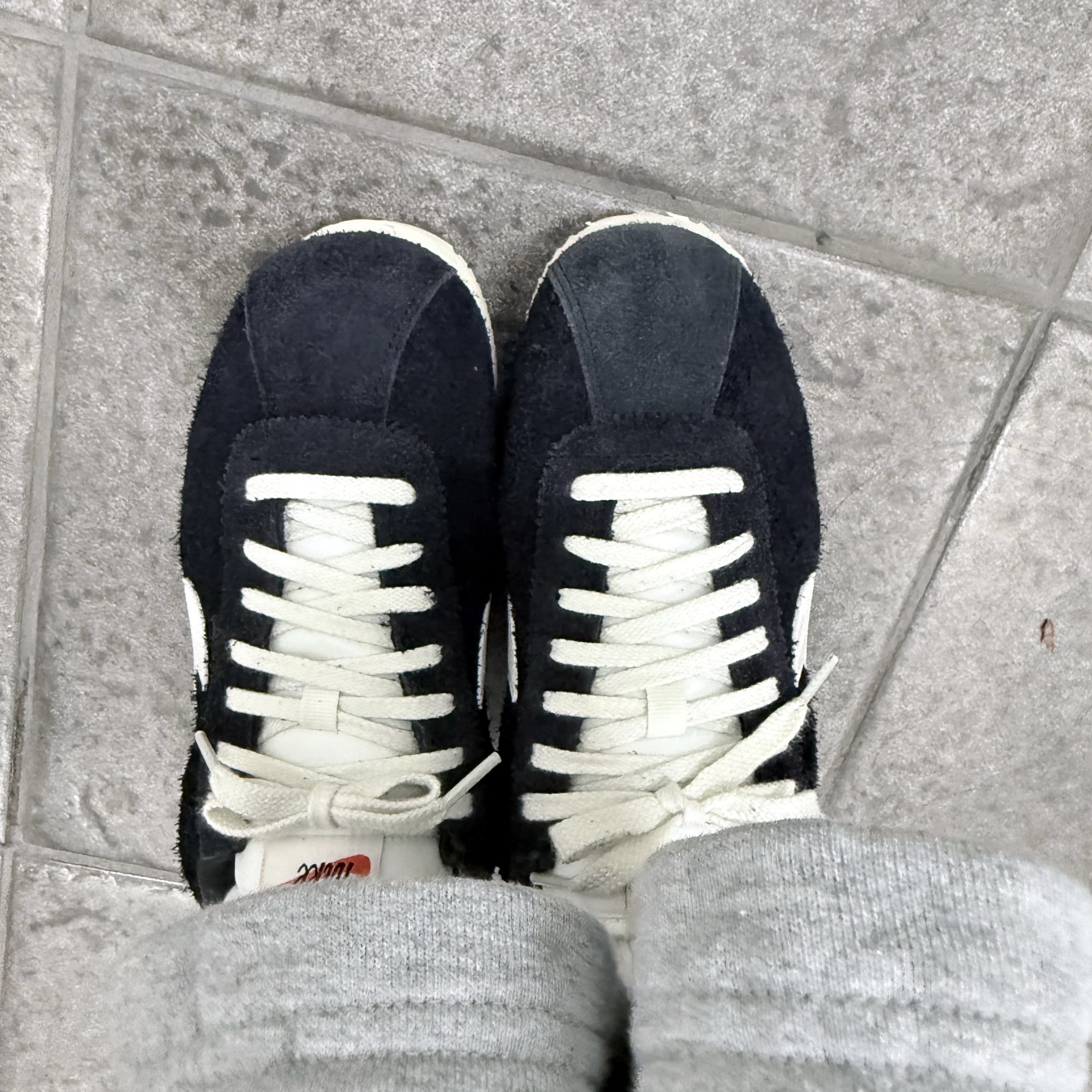 (W) Nike Cortez Vintage Black Sail 착용 스타일