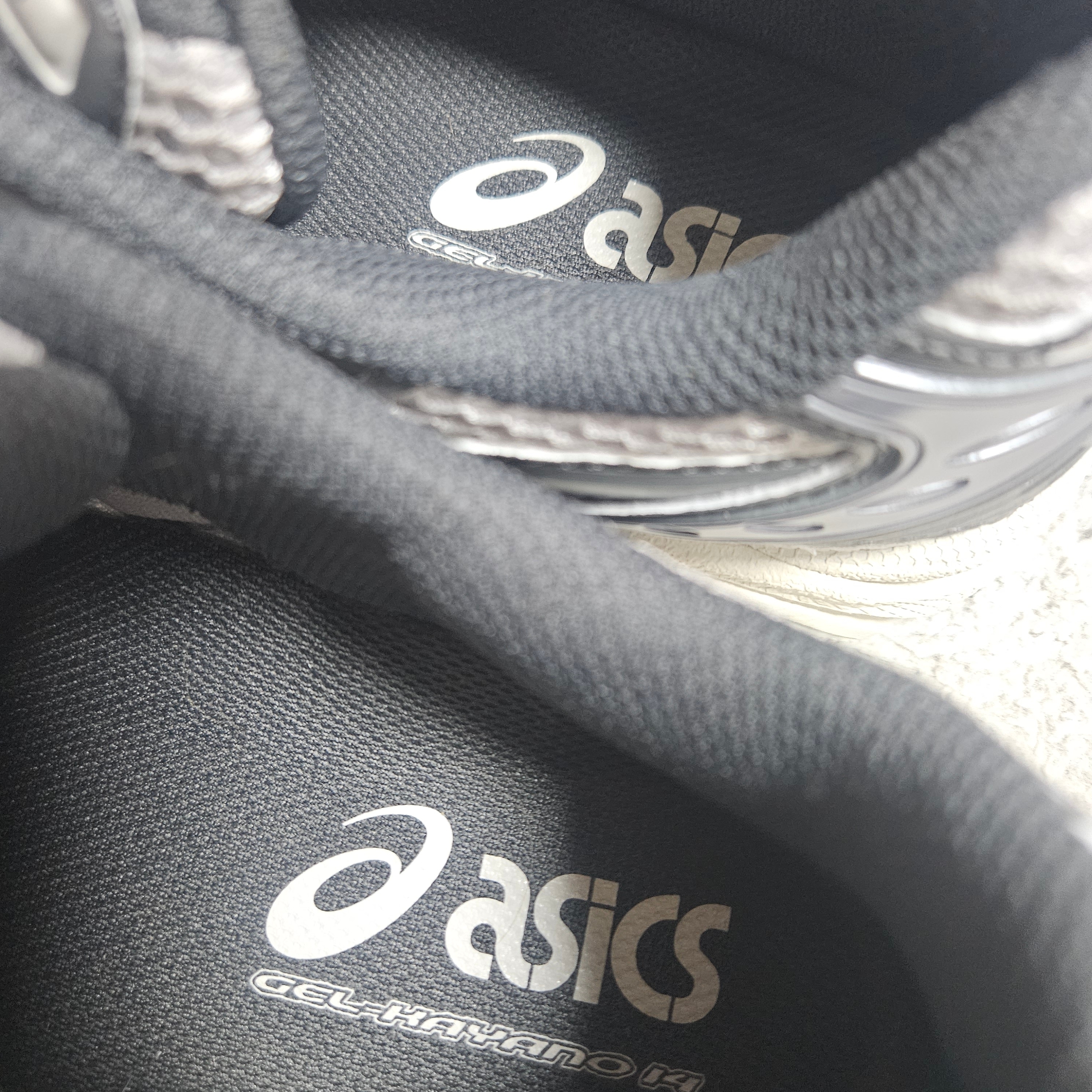 Asics Unlimited Gel-Kayano 14 Oyster Grey Clay Grey 착용 스타일 - 4