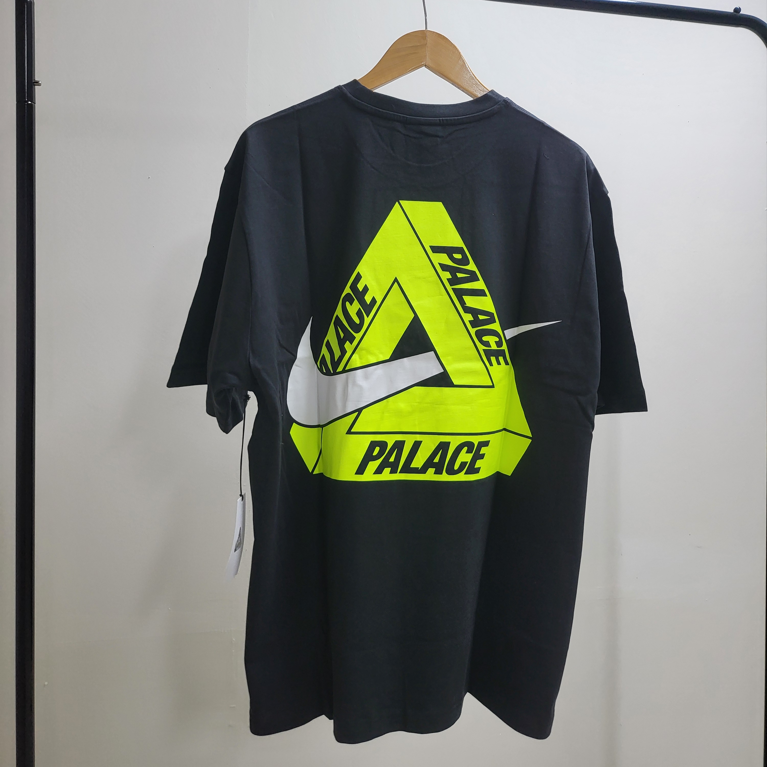 Palace x Nike Tri Swoosh T-Shirt Black - 25FW 착용 스타일 - 2