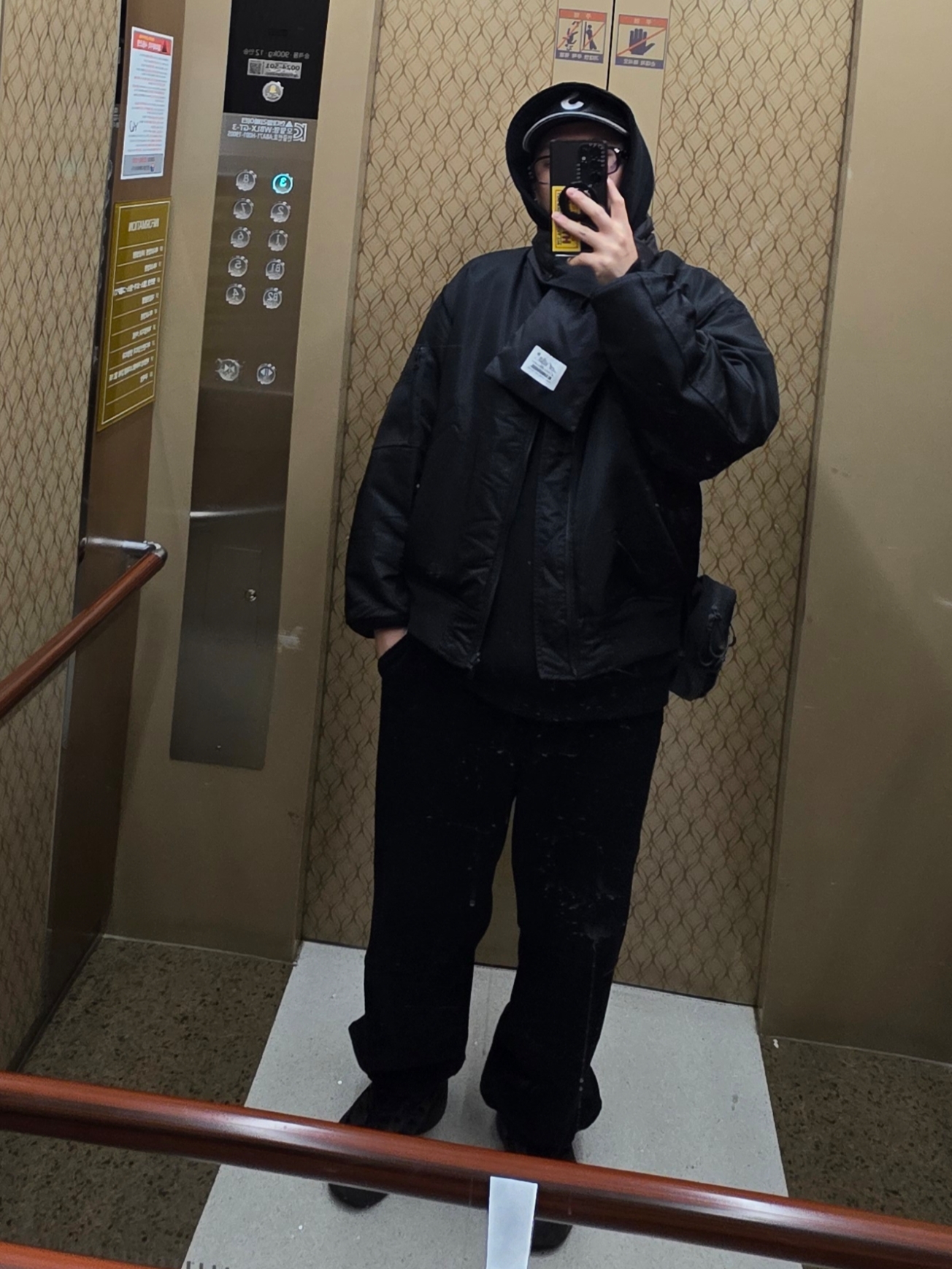 Supreme Pigment S Logo 6-Panel Black - 24FW, Gentle Monster x Maison Margiela MM212 Black Clear 착용 스타일 - 1