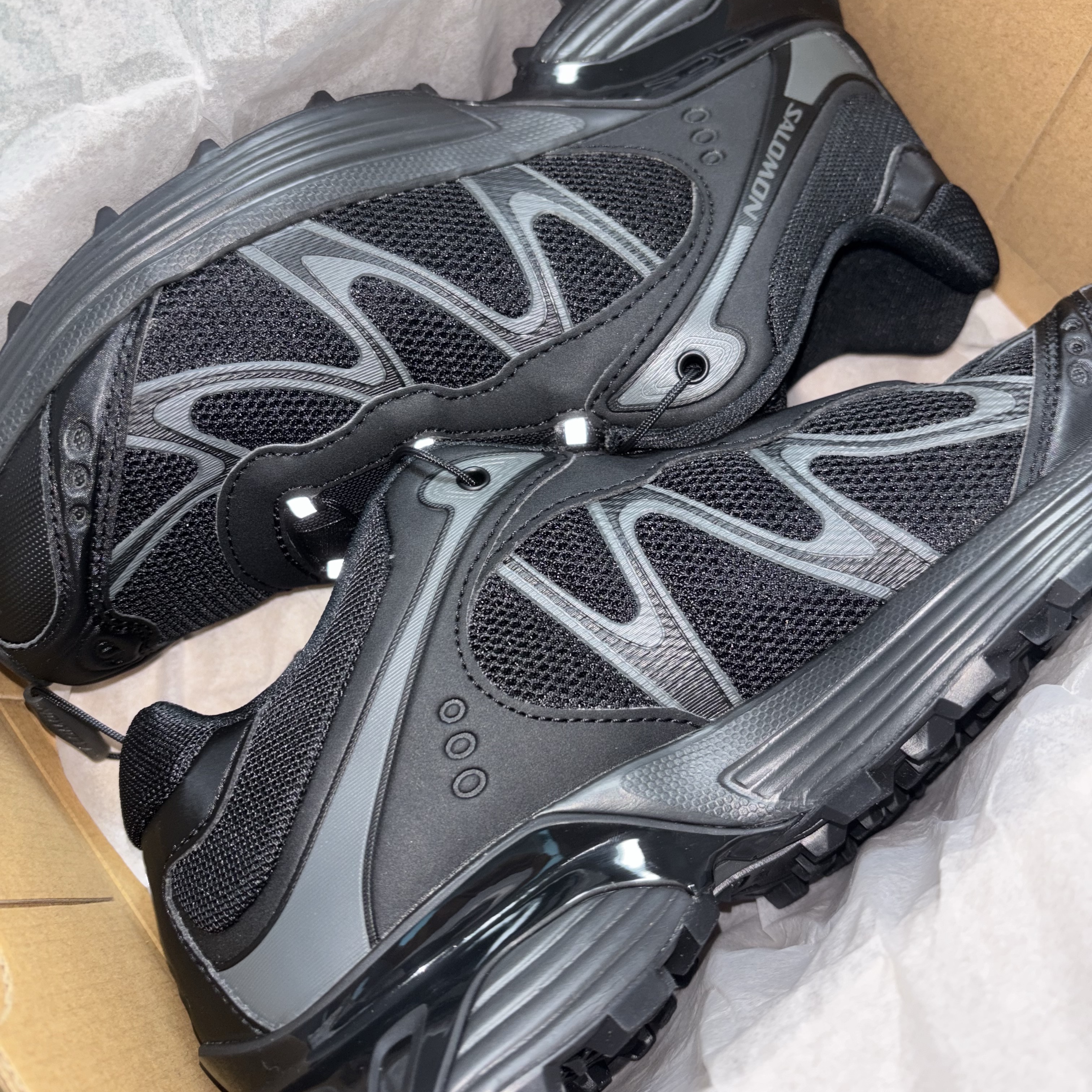 Salomon XT-Whisper Black Asphalt 착용 스타일 - 1