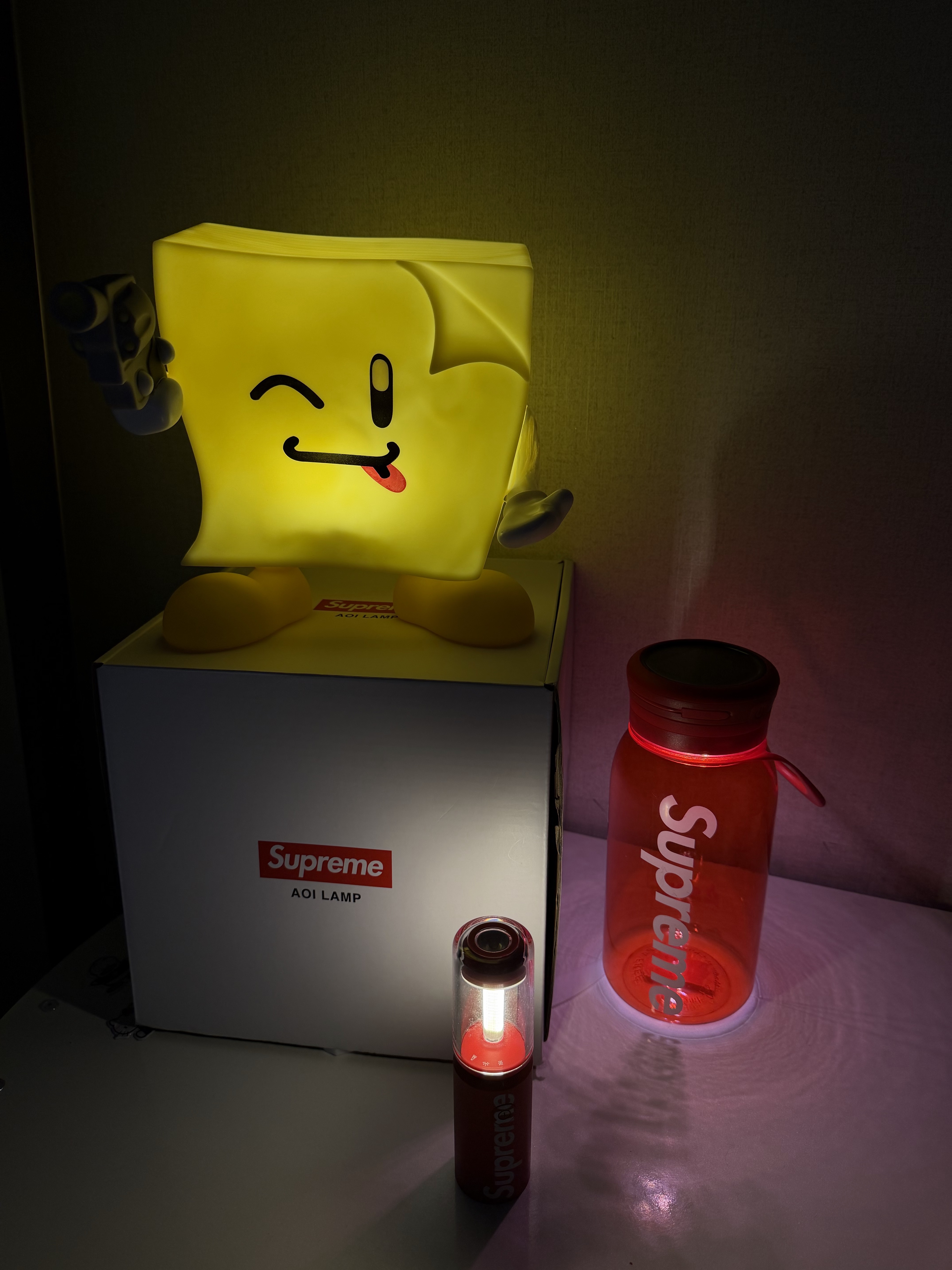 슈프림 스티키 노트 몰디드 램프 옐로우 - 22SS | Supreme | KREAM