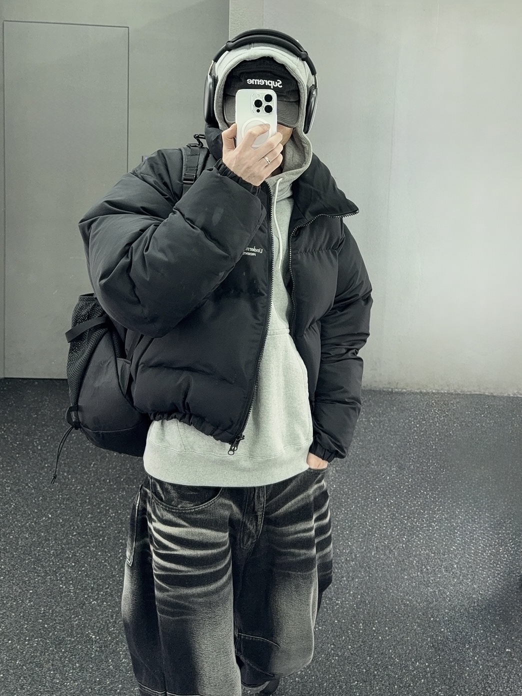 BLR Embossed Wave Washing Wide Denim Pants Black, Undermycar Mu.15 Anti Fxxking Logo Play Triple Logo Crop Padding Jacket Black 착용 스타일 - 2