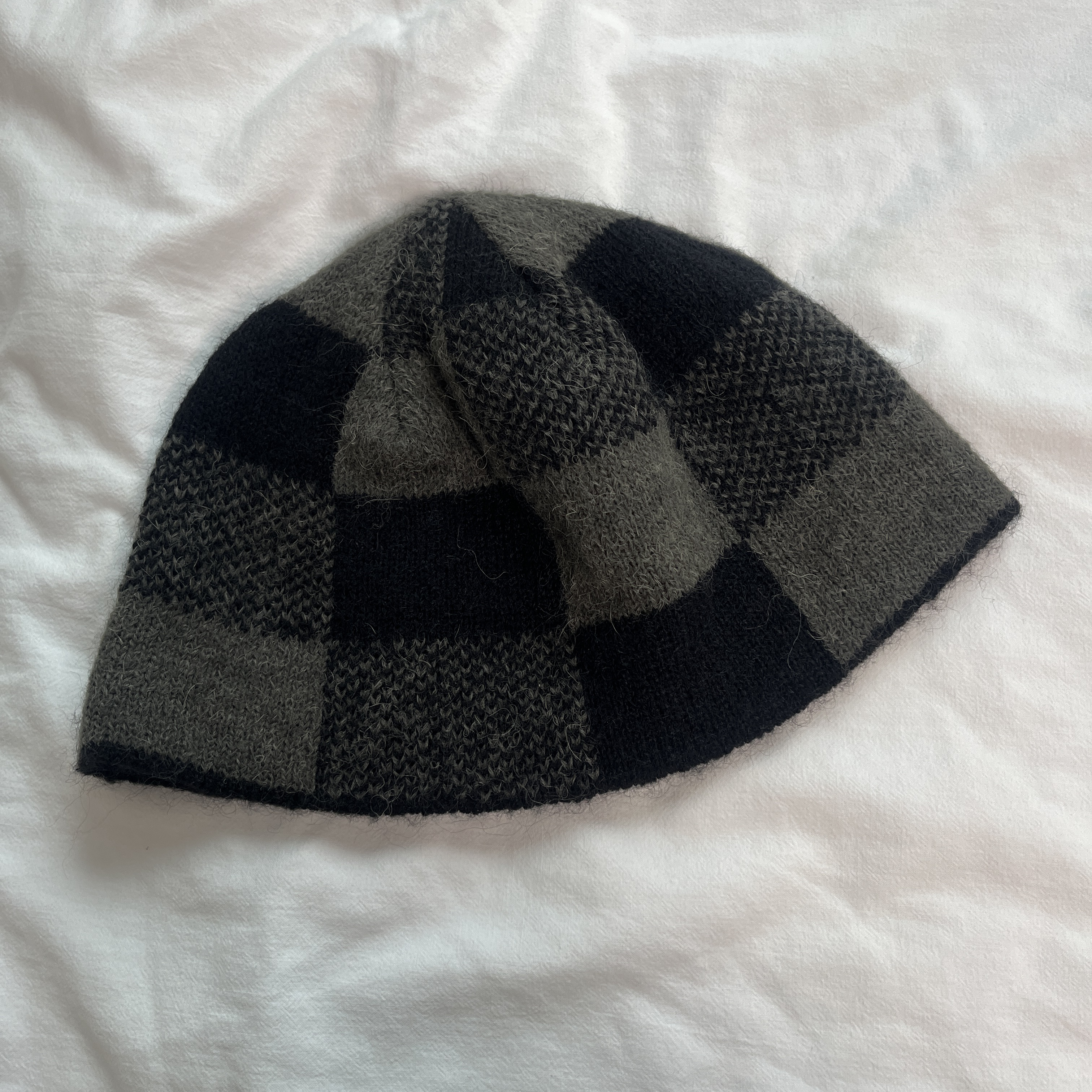 Polyteru Knit Beanie Light Patched 착용 스타일