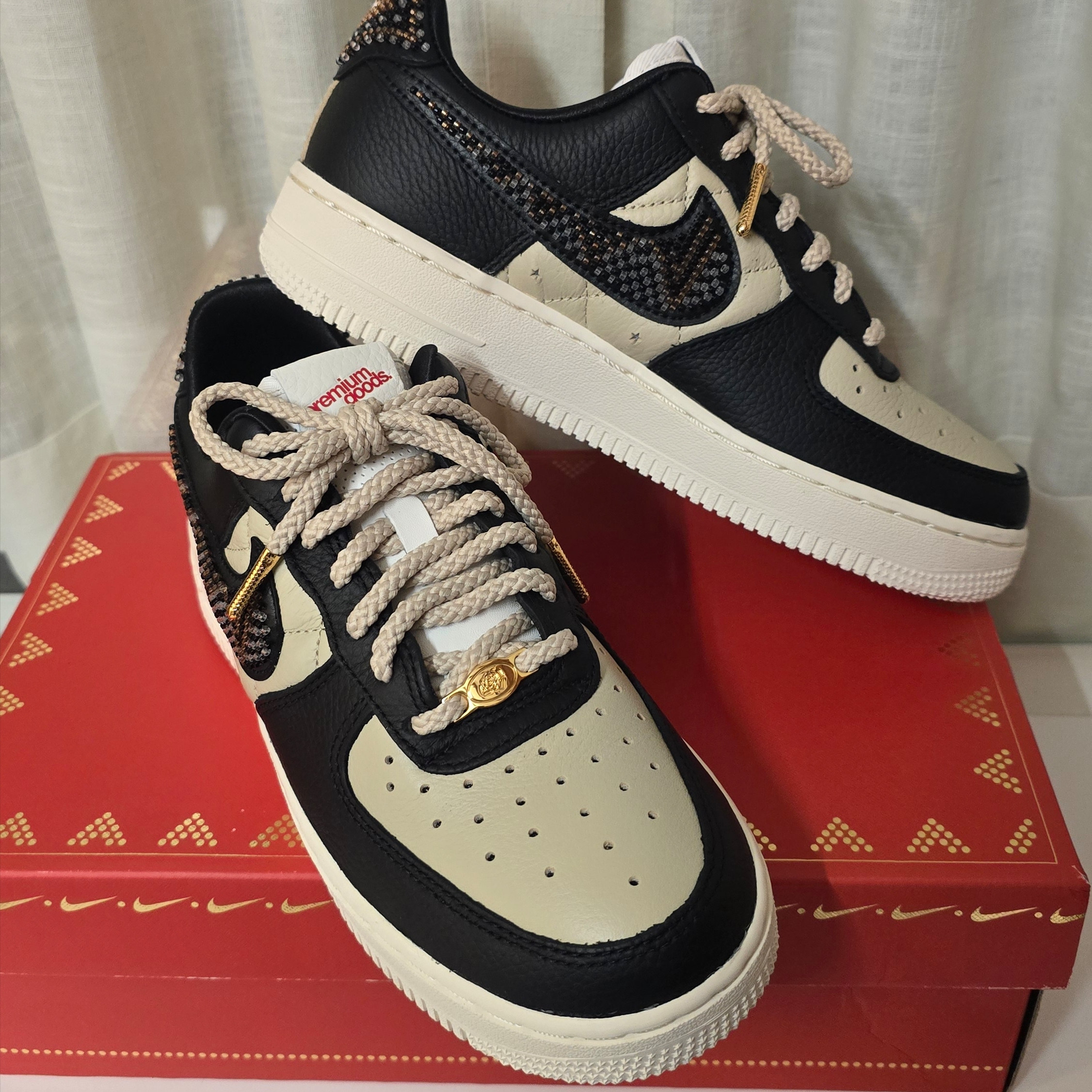 (W) Nike x Premium Goods Air Force 1 Low Black Sand 착용 스타일