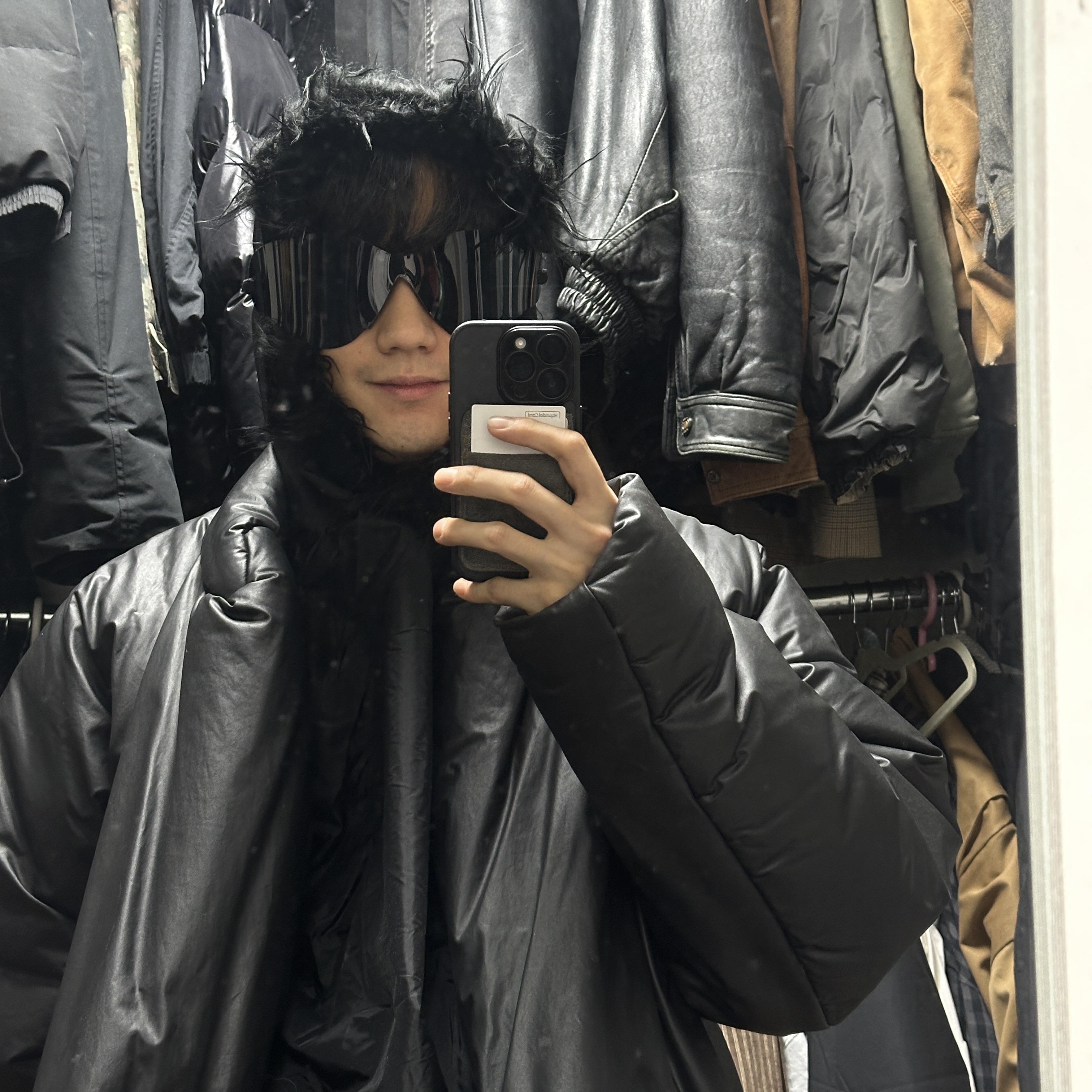 Yeezy WB-10 Black 착용 스타일 - 3