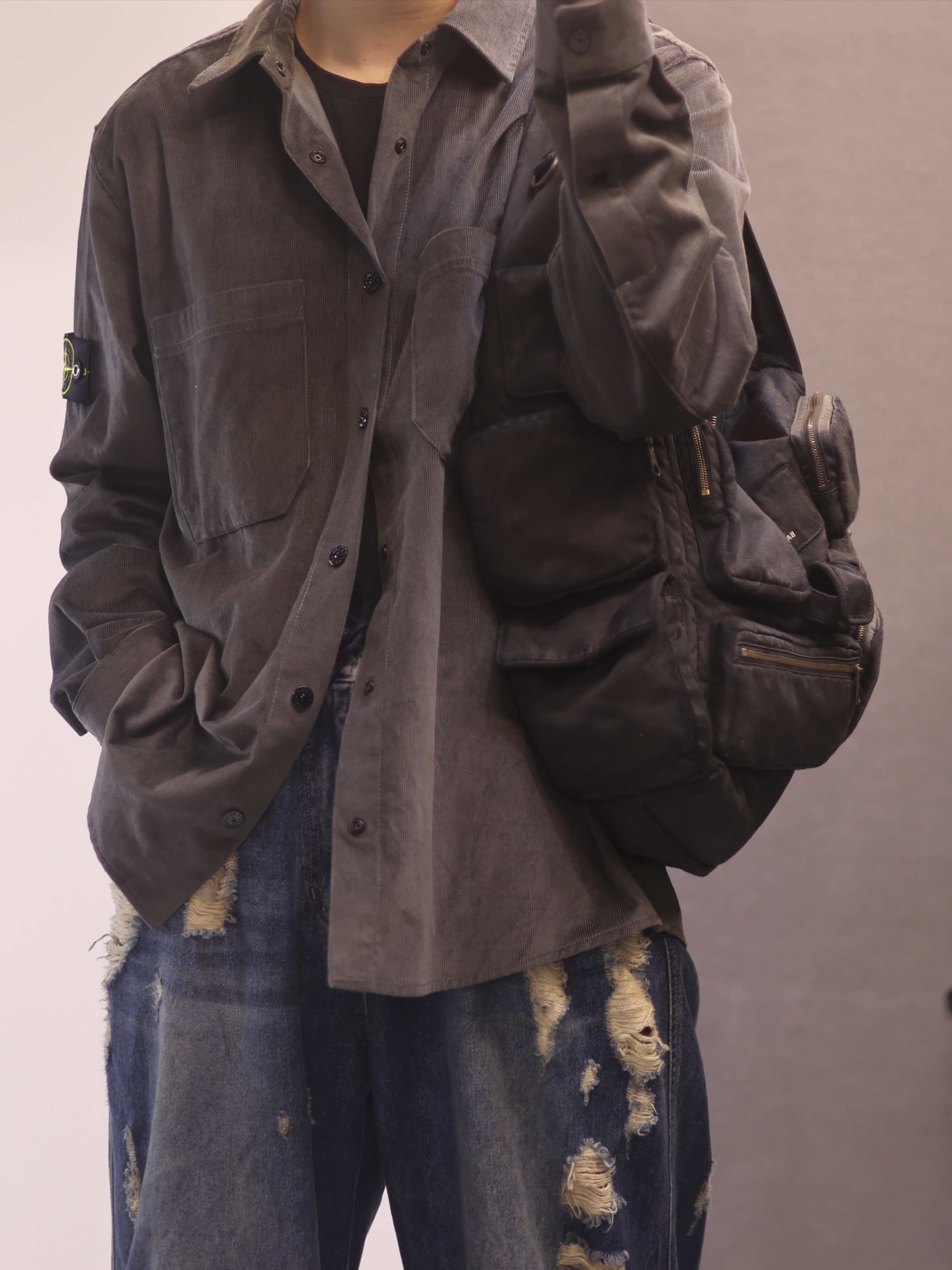 Stone Island 1200113 Cotton Micro-Corduroy Overshirt with Snap Fastening Charcoal Grey - 25SS, Balenciaga Cargo Sneakers White Grey 착용 스타일 - 2